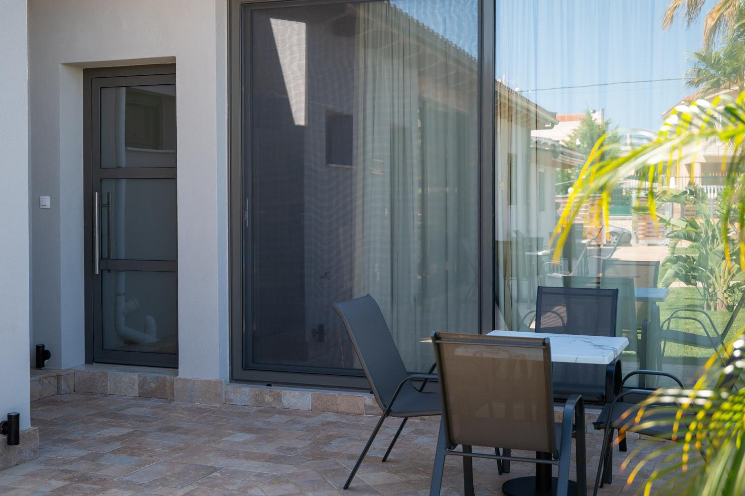 Paradise Apartments Artemida