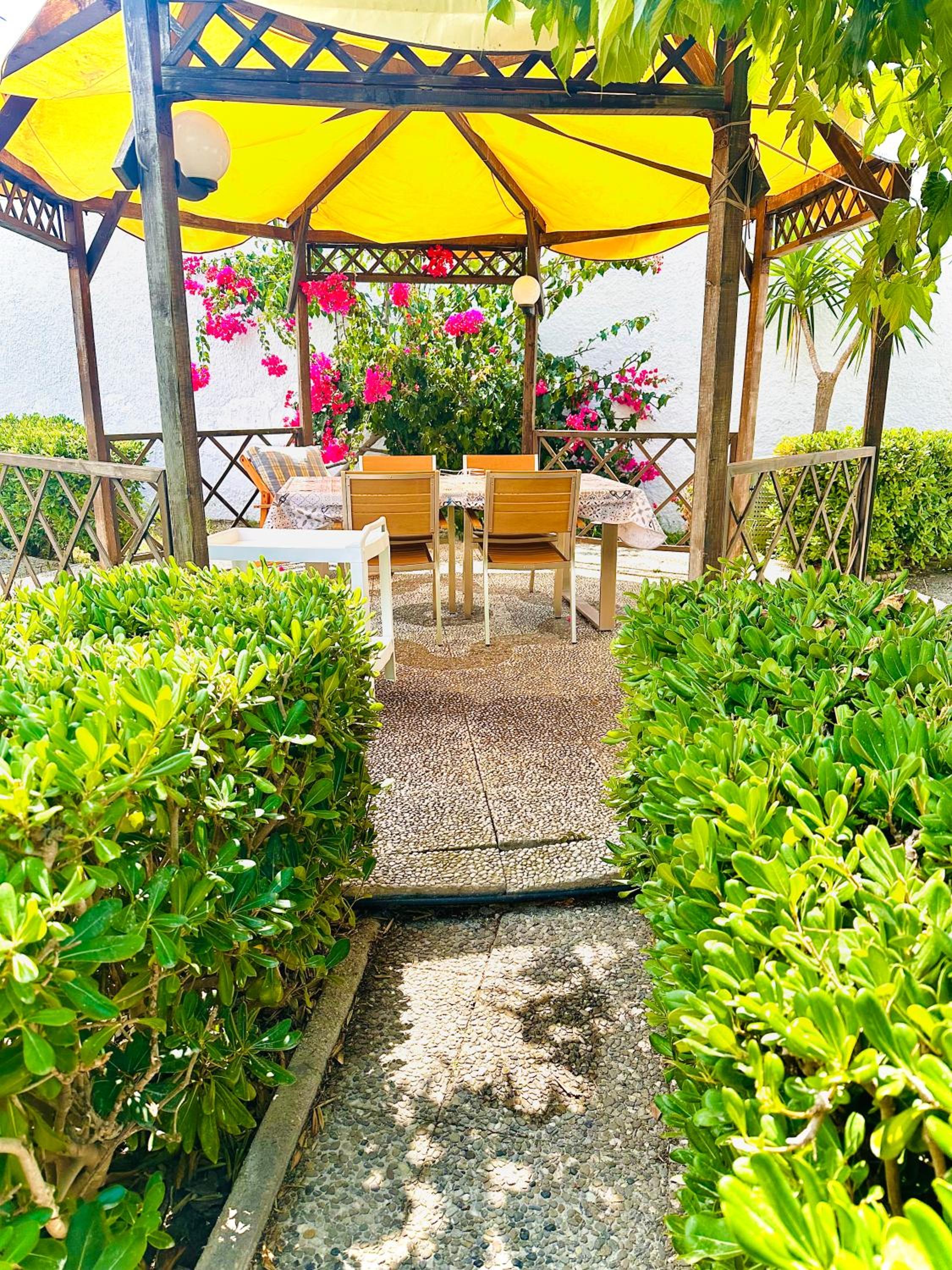 Casa Loca del mar view 3