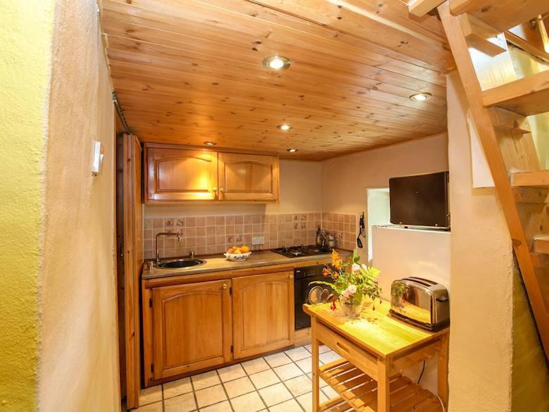 Alderlane cottage