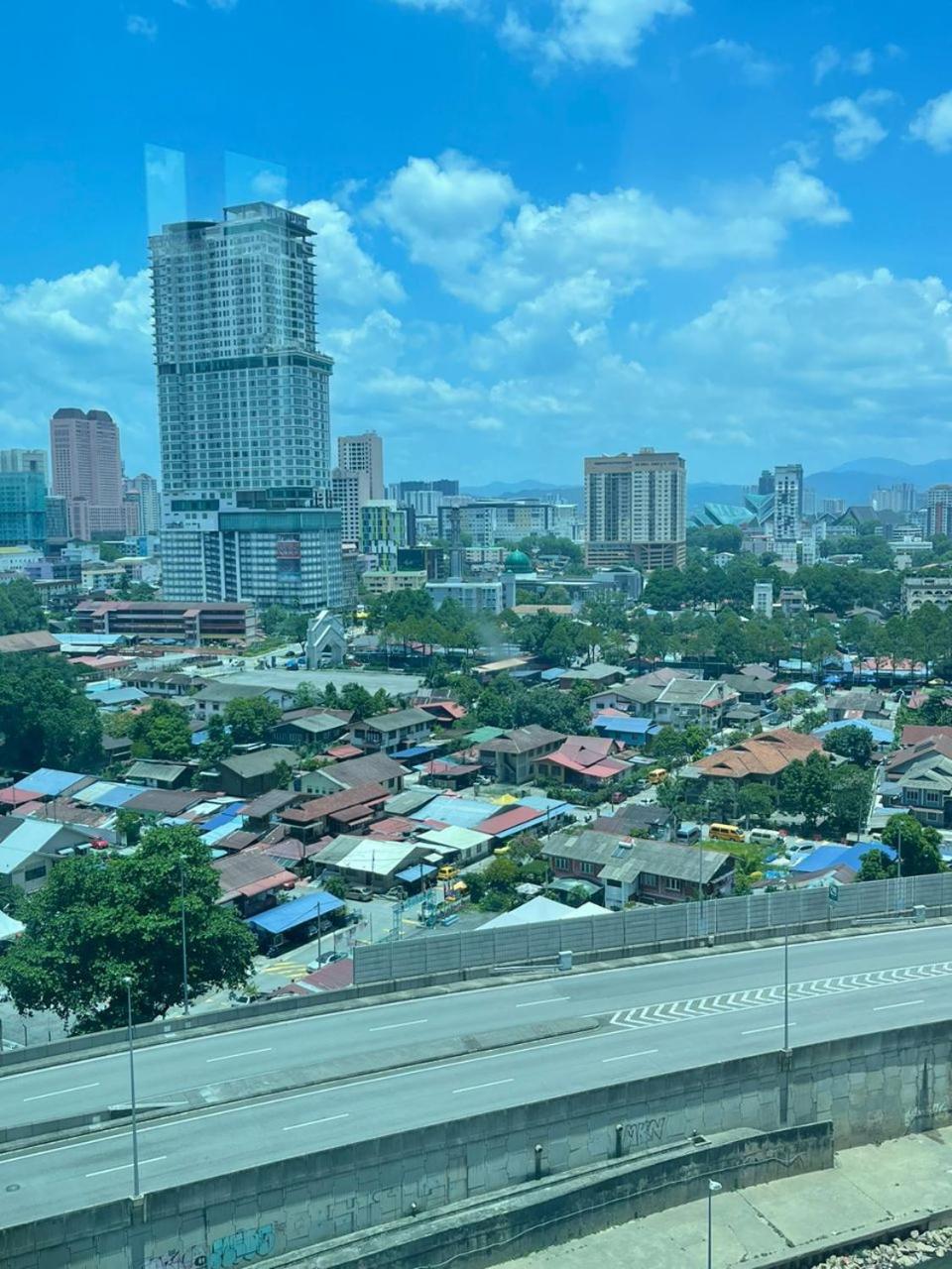Summer Suites Studio With Balcony Nearby KL City Centre