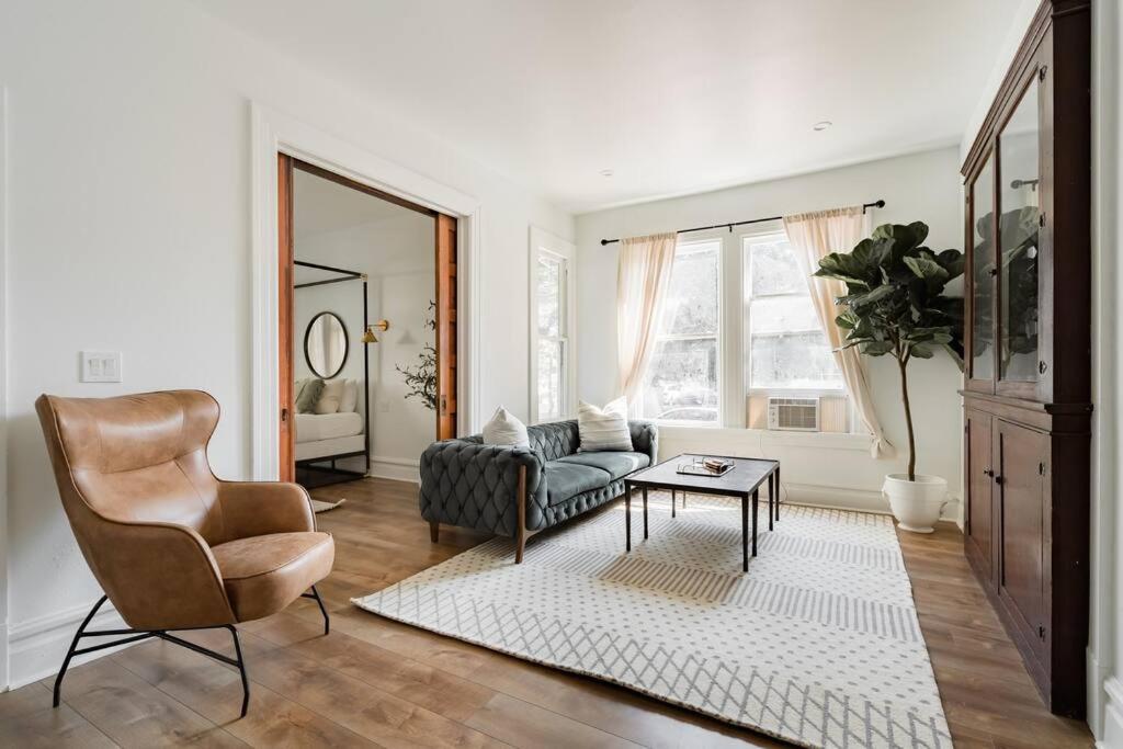Stay Portland - The Étoile Suite - Nob Architecture & Boutiques view 2
