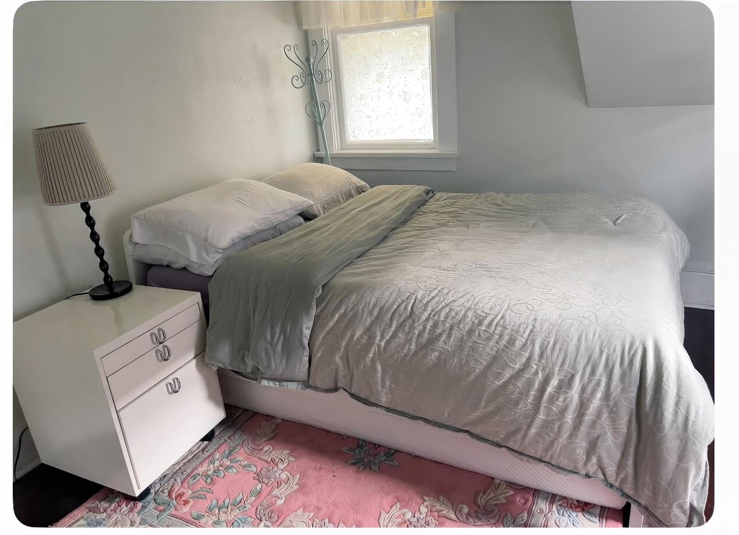 Fully furnished suite for up to 6 guests at ubc golf course
