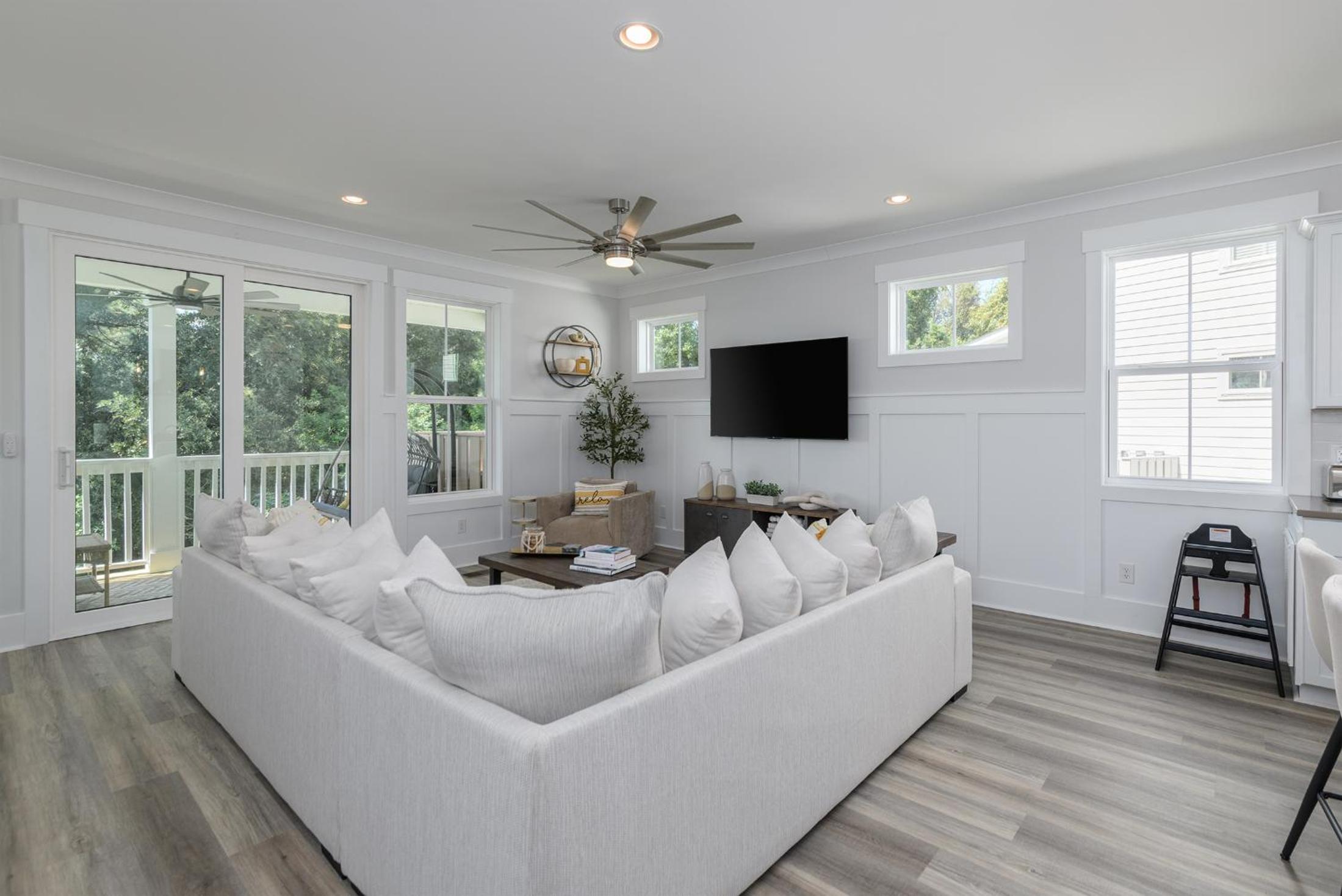 15% Off 7 Night Stay Aug- October Pool Elevator Beach view 5