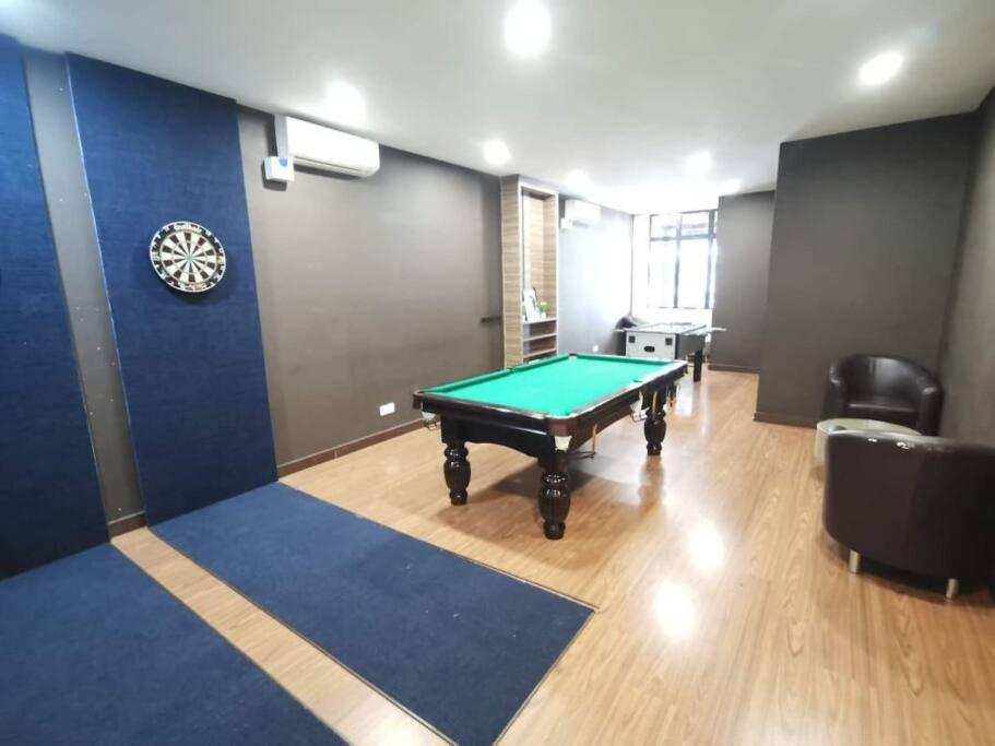 A2705 Platino ParadigmMall Netflix PoolView BySTAY