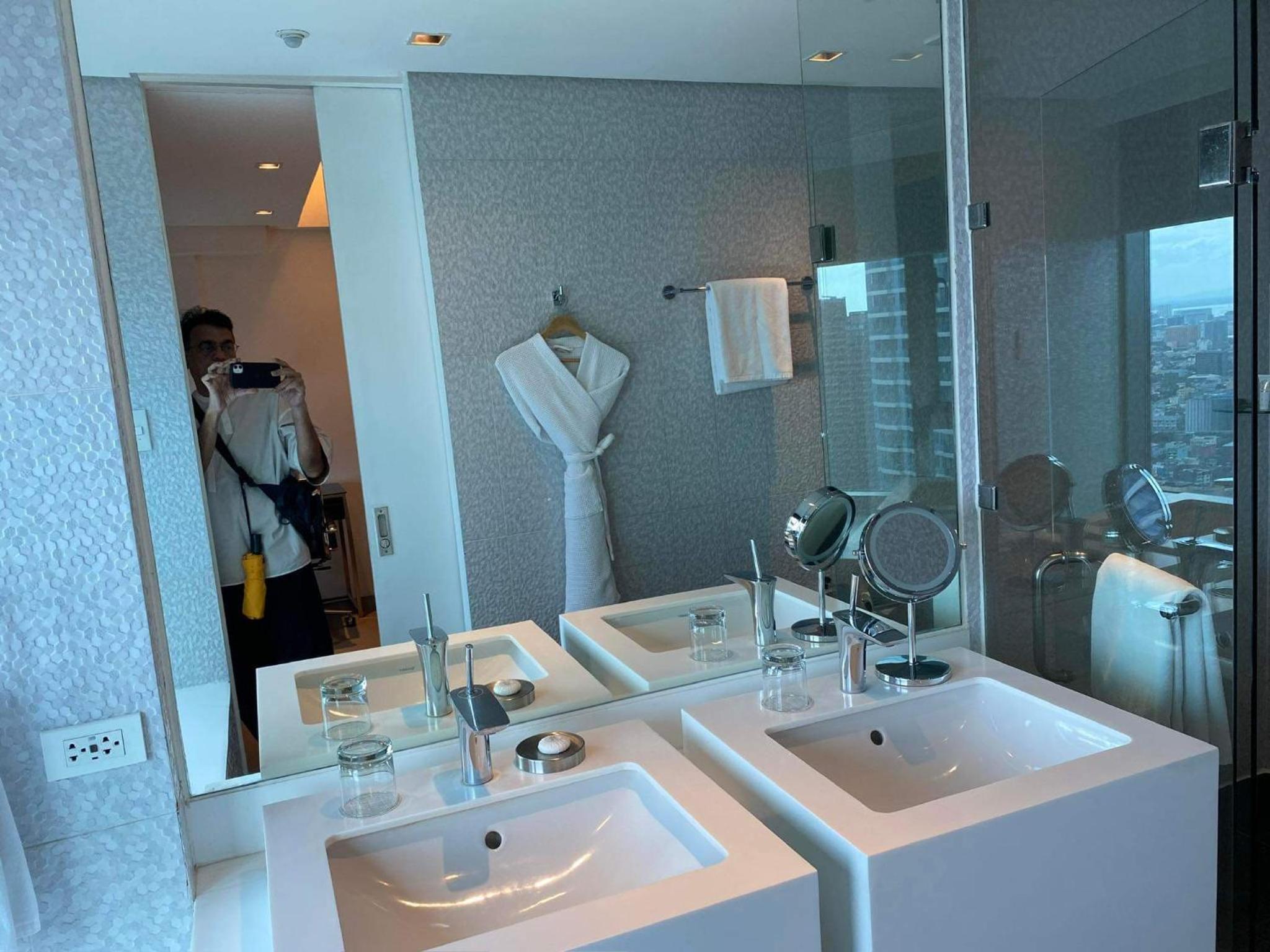Royal Majestic Condo Home Makati