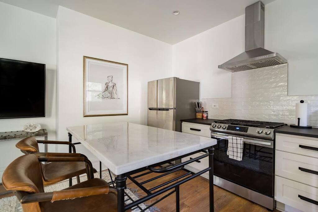 Stay Portland - Historic 6BR - Walk to NW Shops - Sleeps 12 view 2