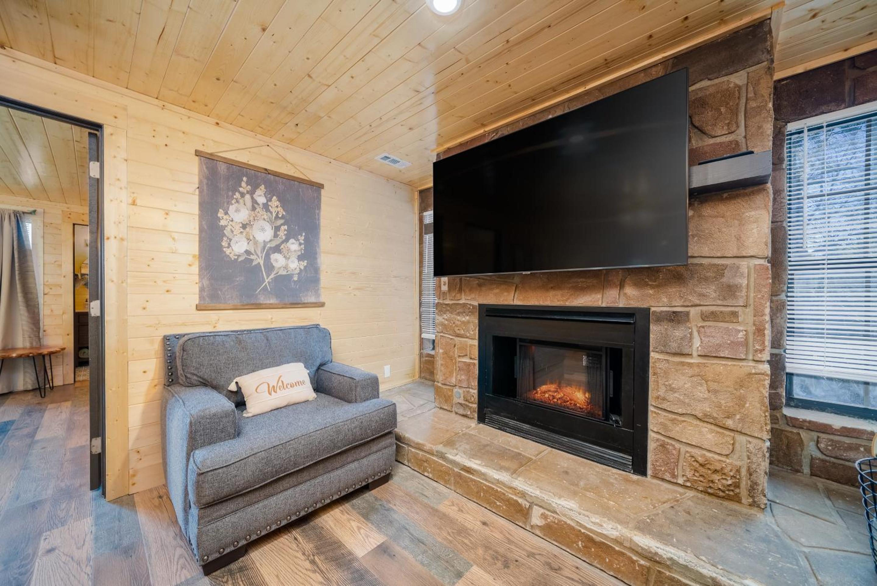 Mountain Views at Dolly's Castle Unit 4 view 5