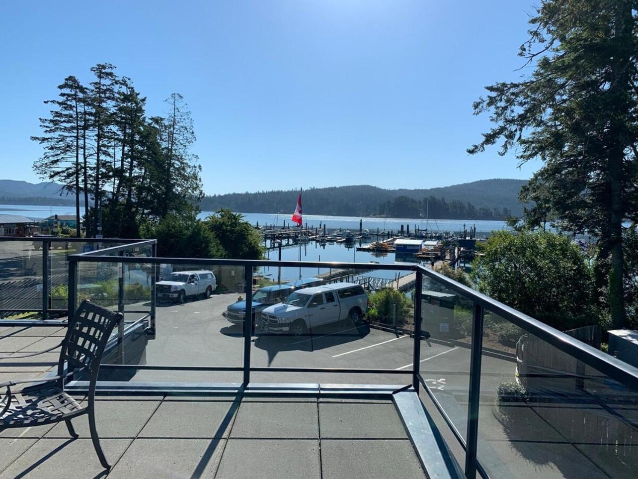Sooke Oceanview Penthouse - Family Friendly