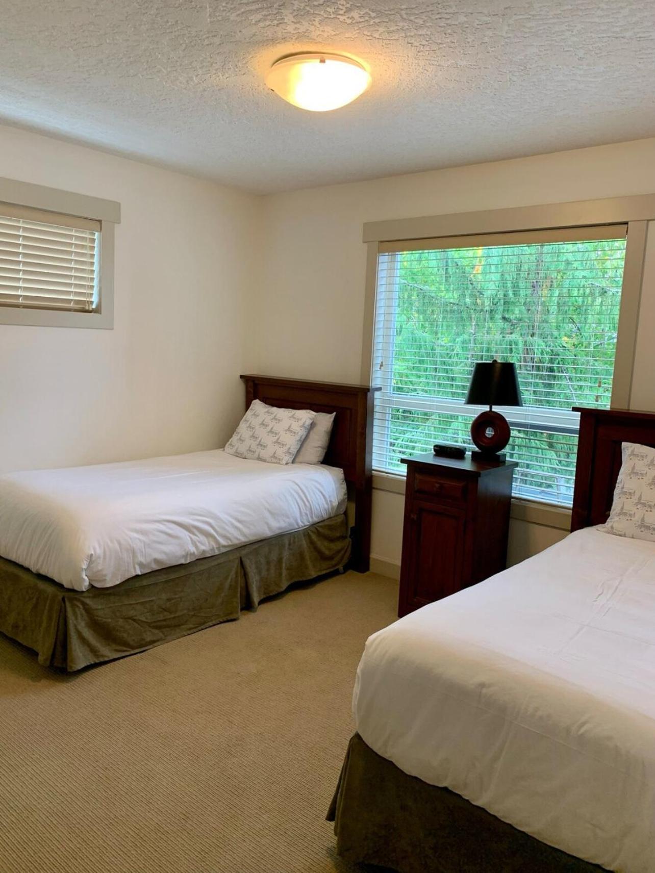 Sooke Vacations - Sooke Harbour Hideaway - Property Image 8