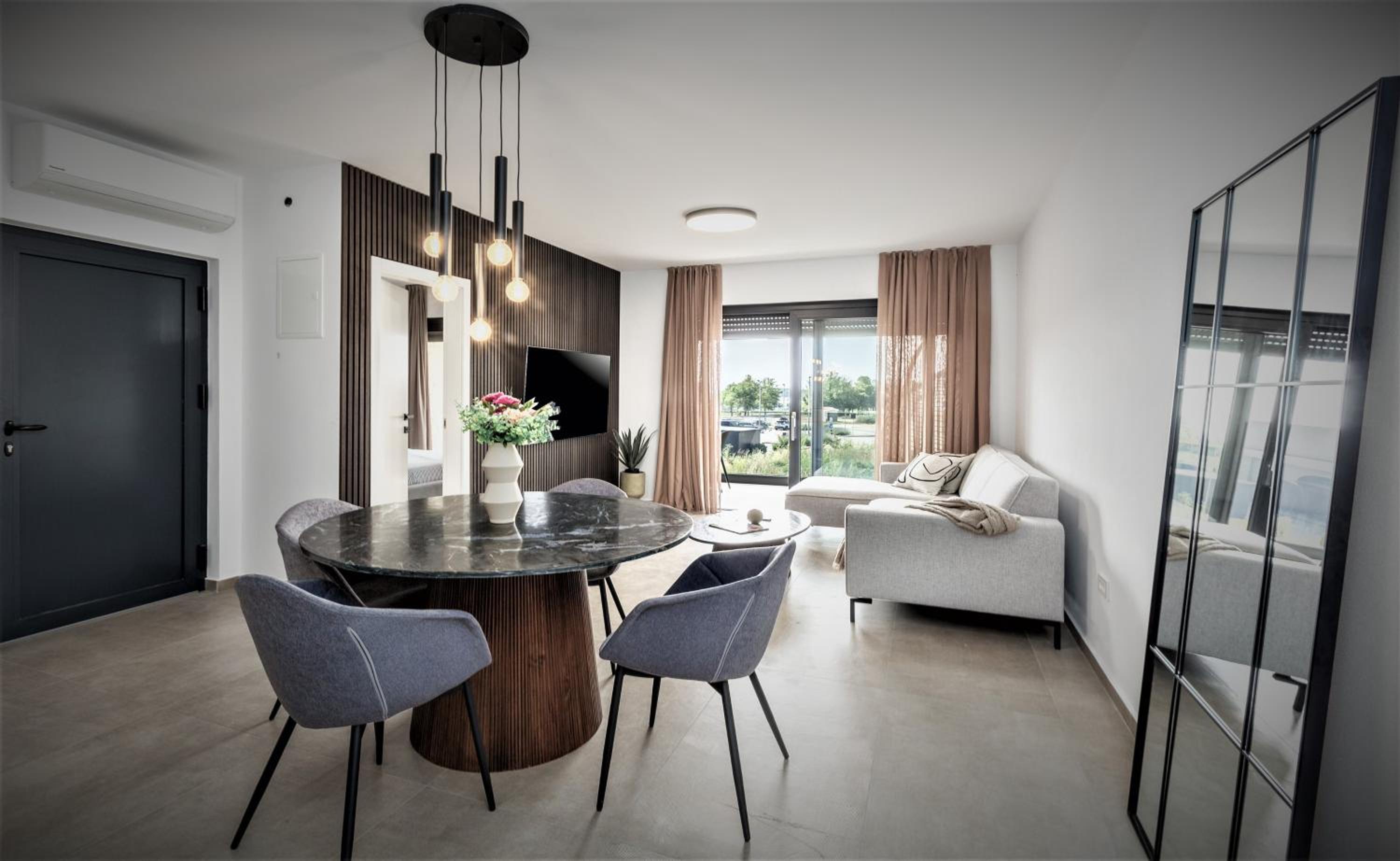 Valla Family Apartments and Rooms view 3