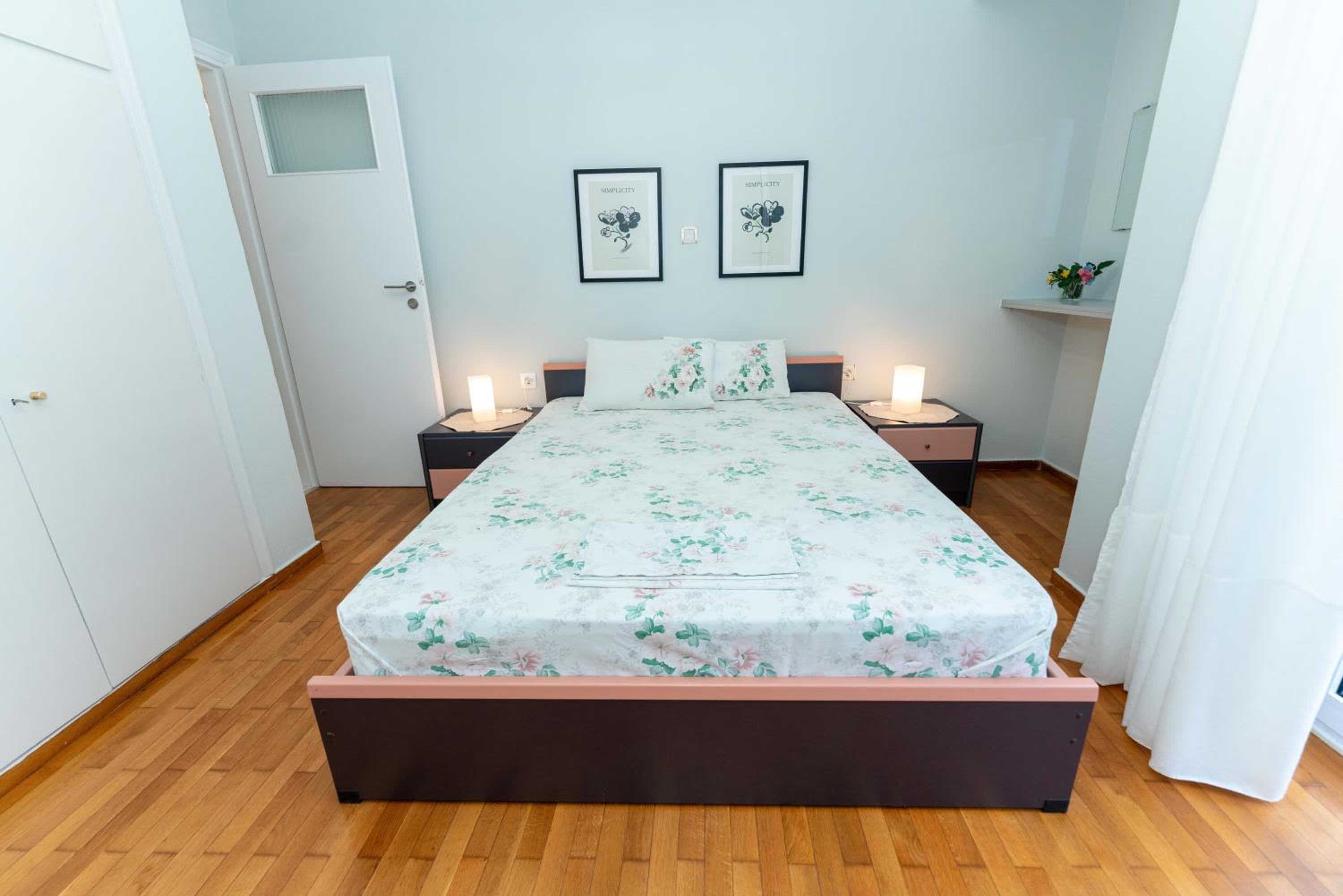 Urban Chic Flat Pagrati Athens