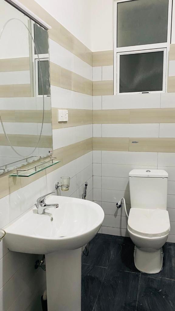 Two bedroom Apartment Ja Ela near Airport Expressway Entrance view 2