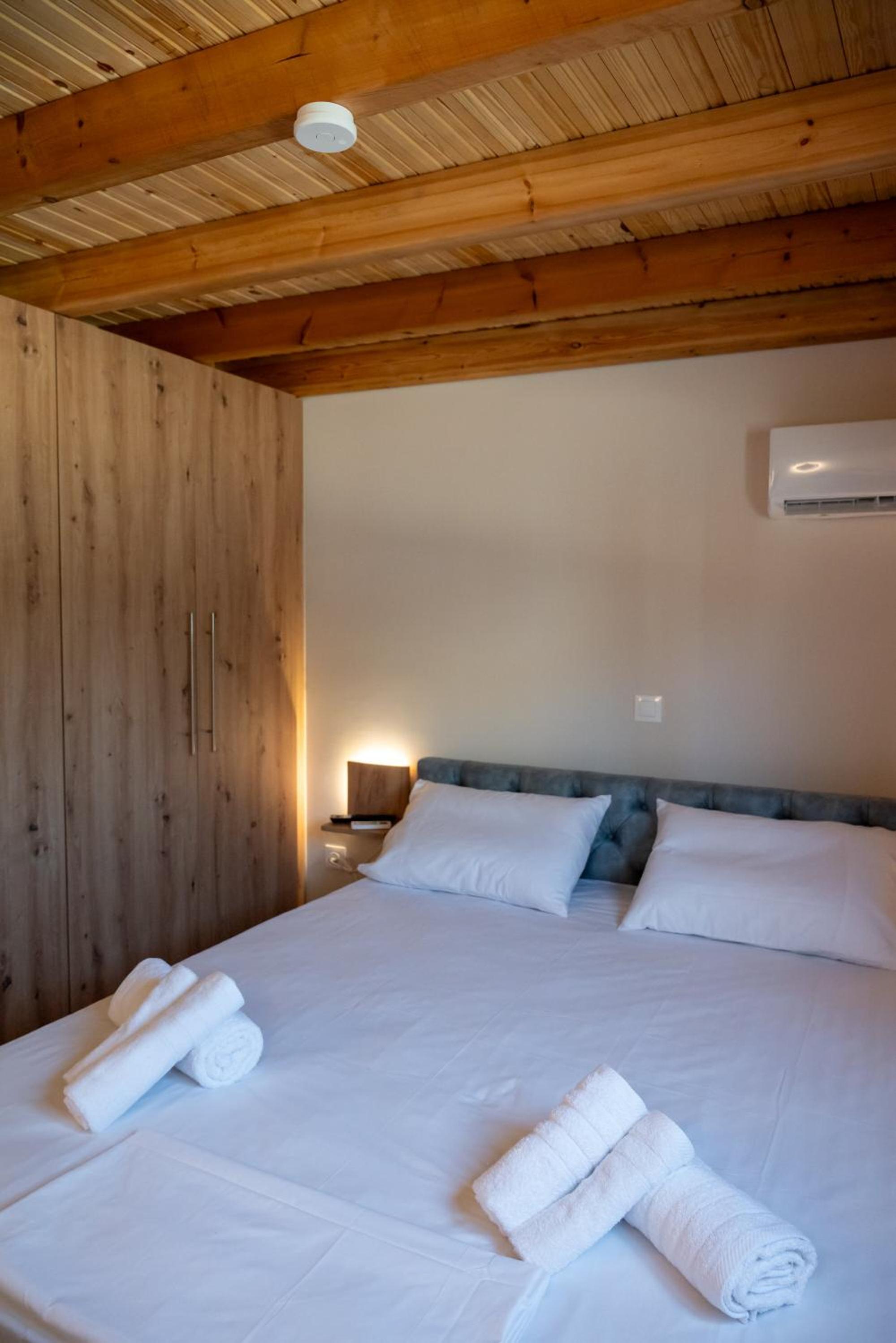 Paradise Apartments Artemida