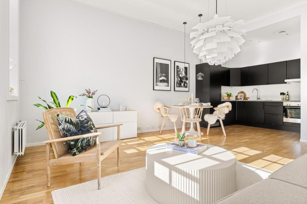 Modern & central 2 bedroom apartment - 7 minutes from ONS view 3
