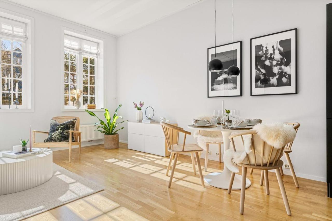 Modern & central 2 bedroom apartment - 7 minutes from ONS view 4