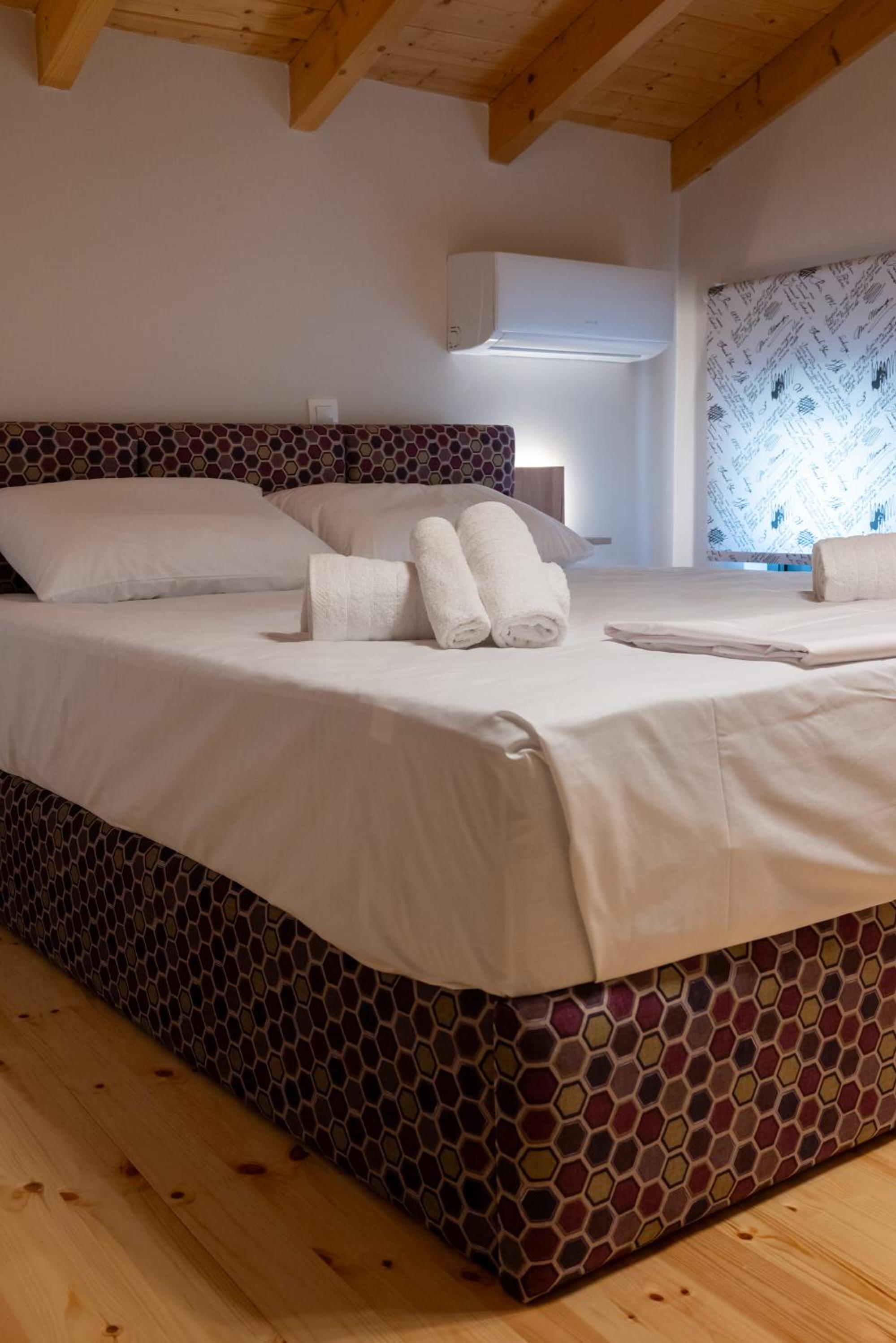 Paradise Apartments Artemida