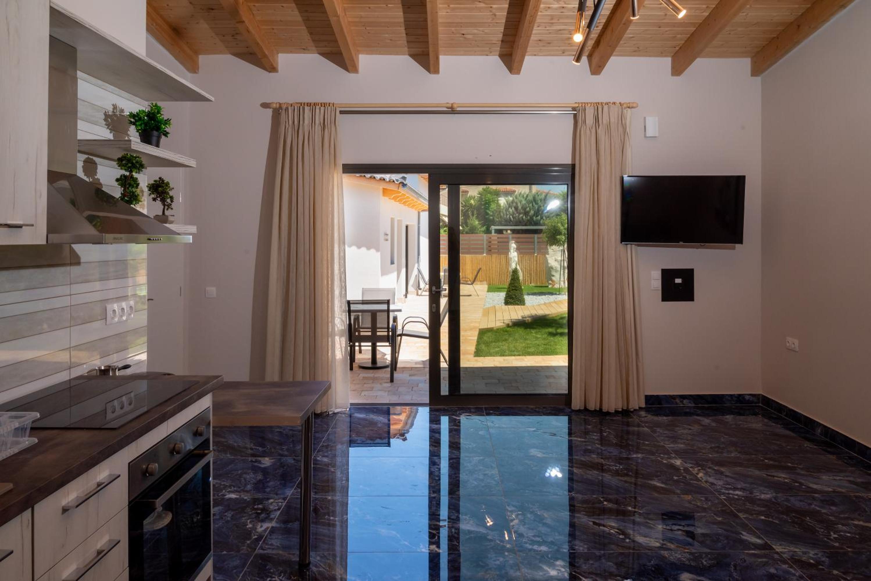 Paradise Apartments Artemida