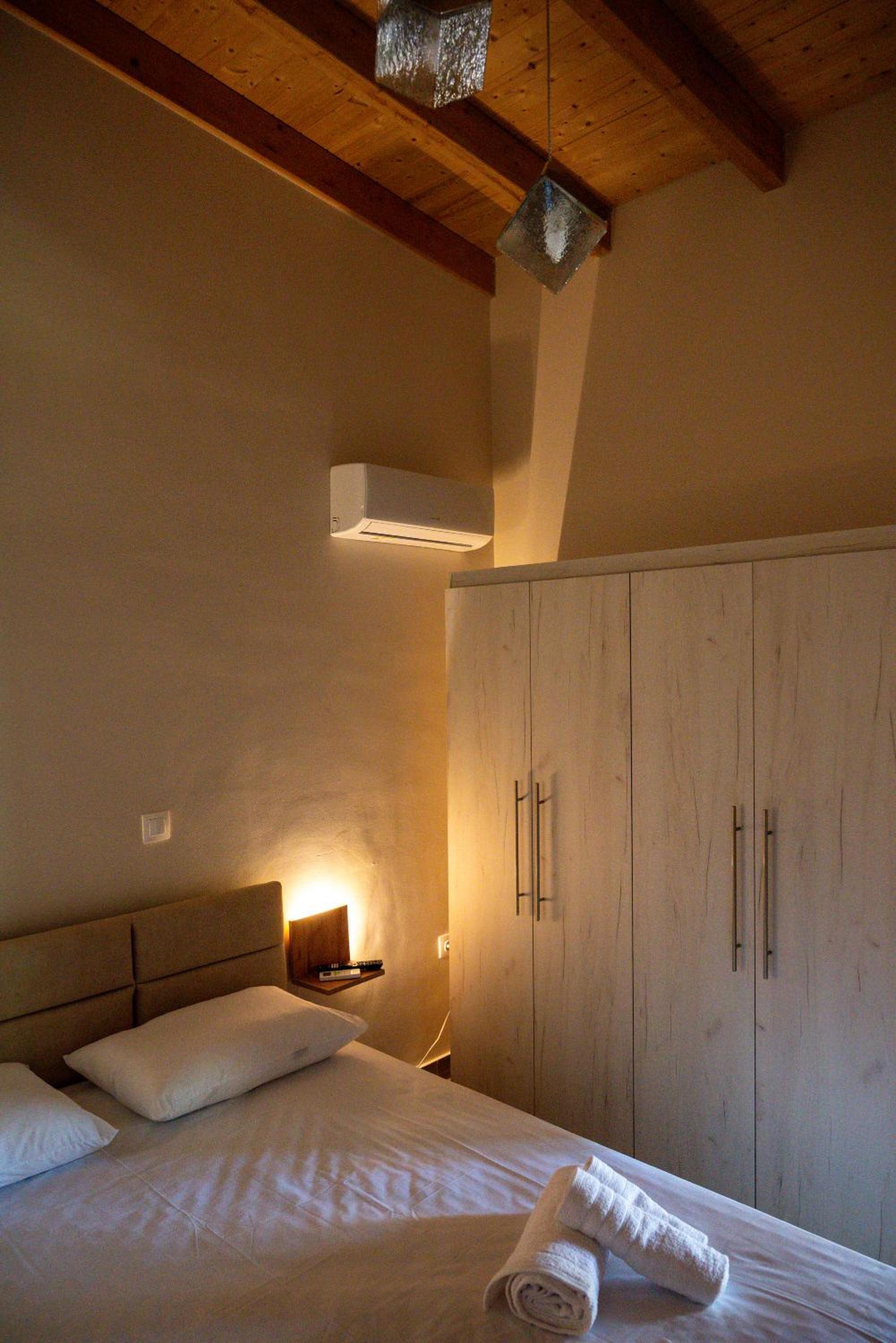 Paradise Apartments Artemida