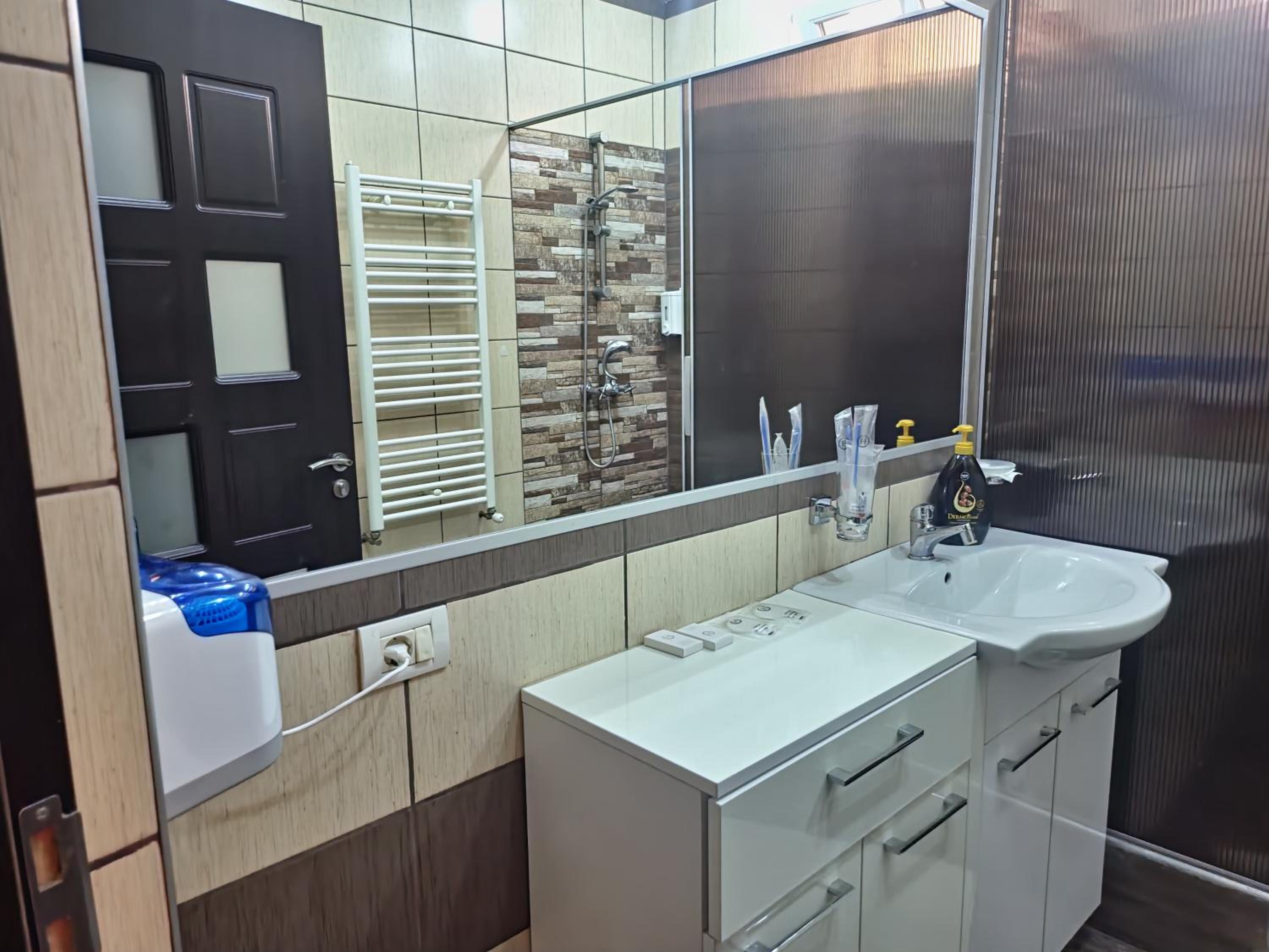 ApartHotel Yanis