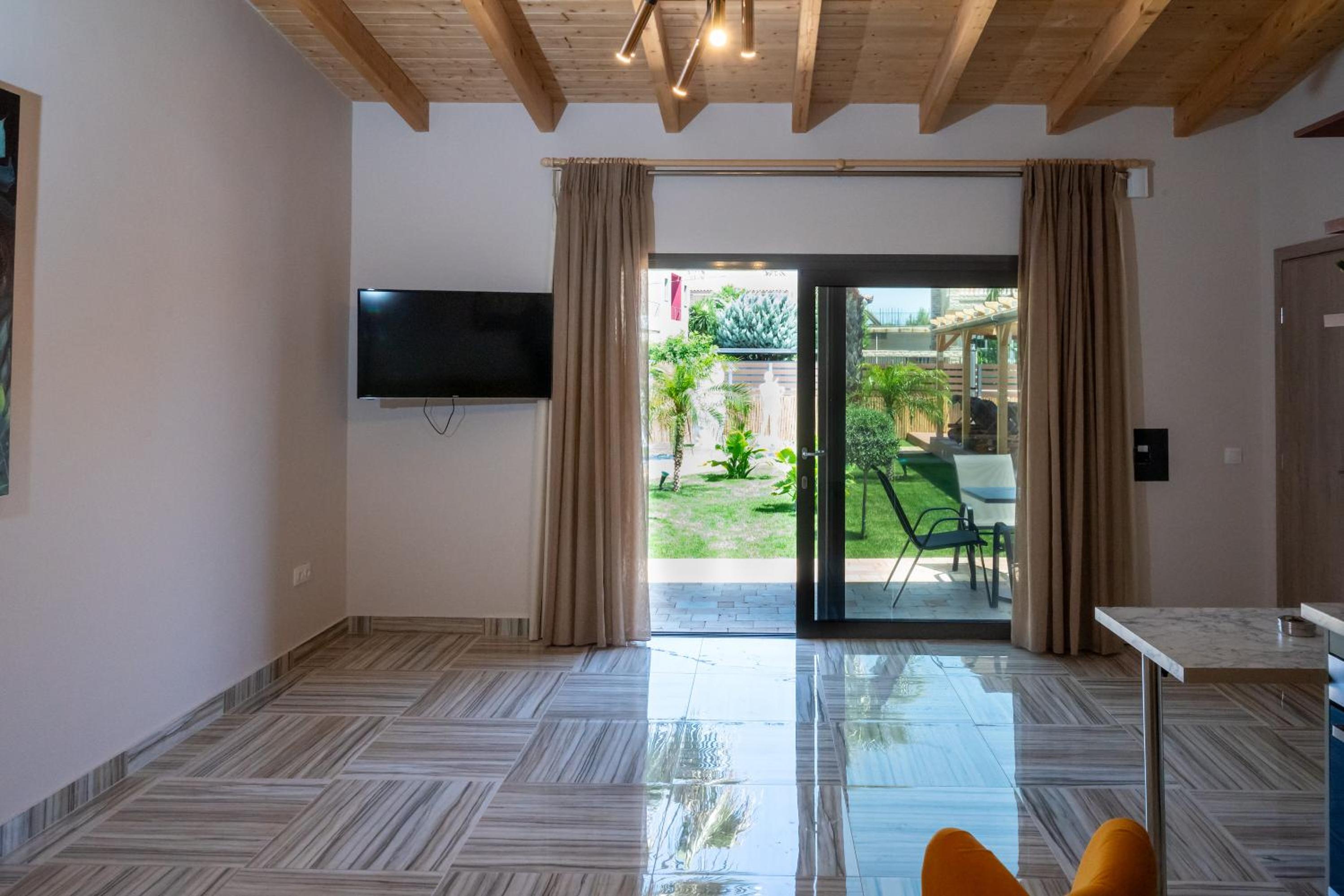Paradise Apartments Artemida