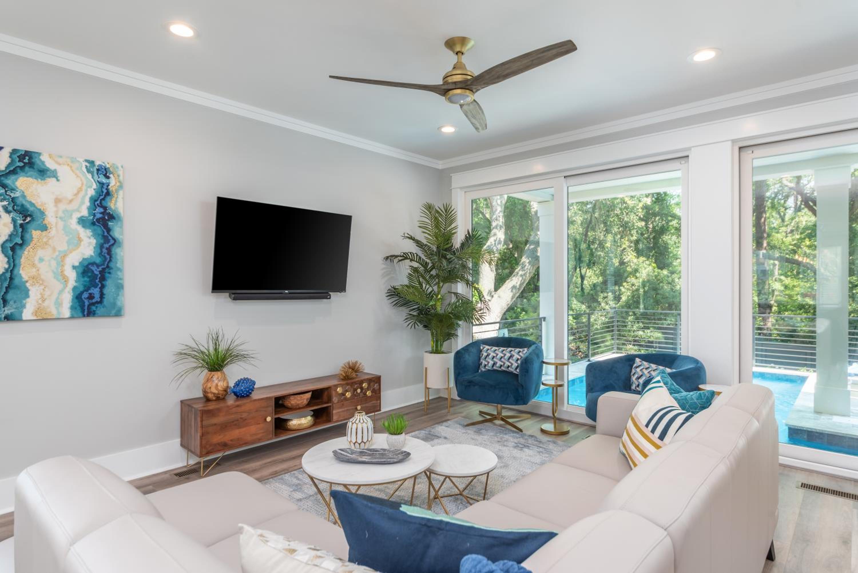 15% off 7 Night Stays Aug- Oct CUSTOM HOME, POOL, HOT TUB, FIREPIT, ELEVATOR, WALK TO BEACH