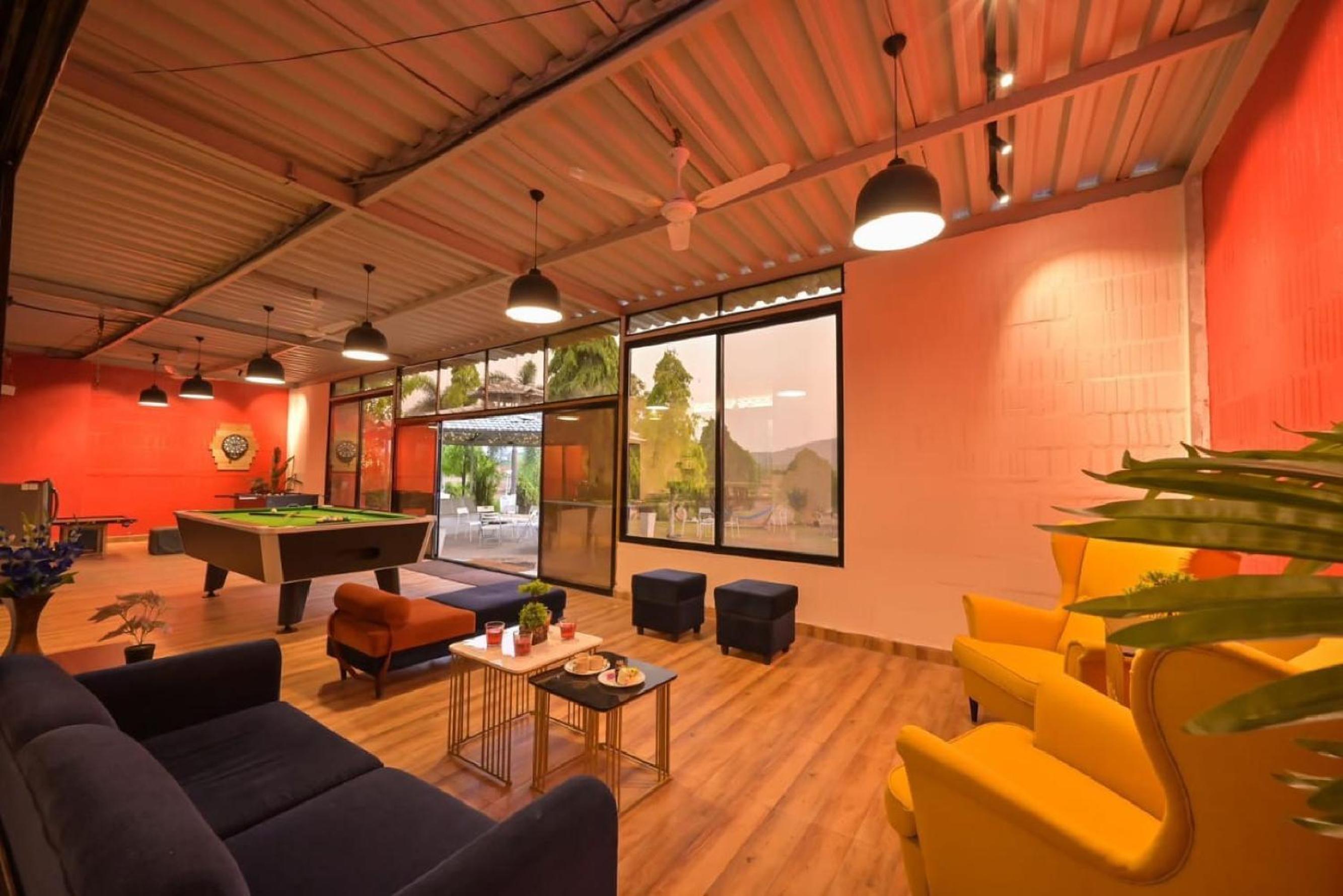 lounge