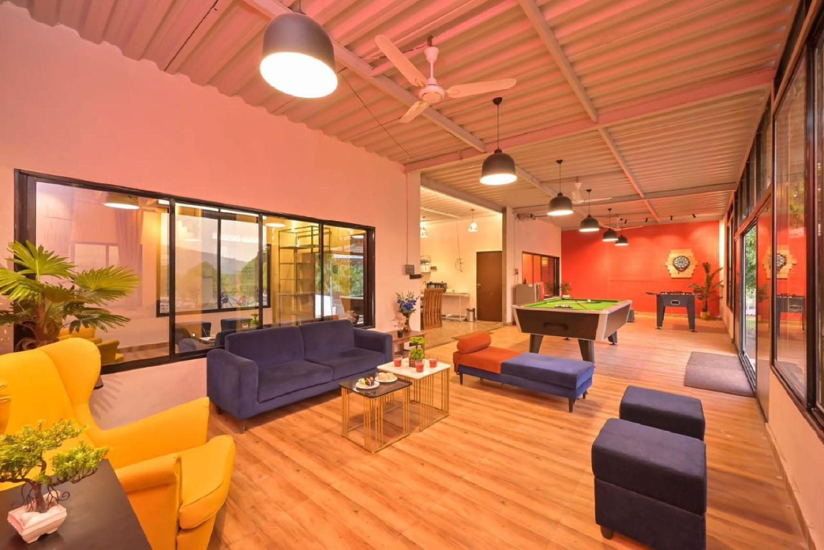 lounge