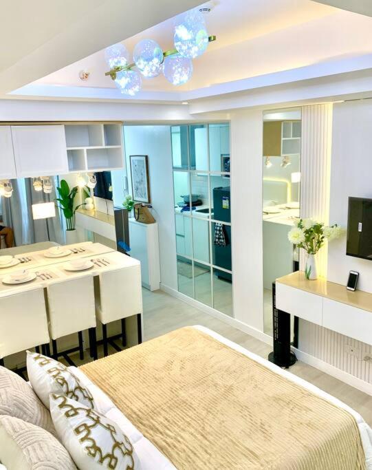 Blissful Bali Studio Azure North by THE BALI CORNER AT AZURE NORTH, High Floor, Beautiful View of Resort Amenities and Mt Arayat view 3