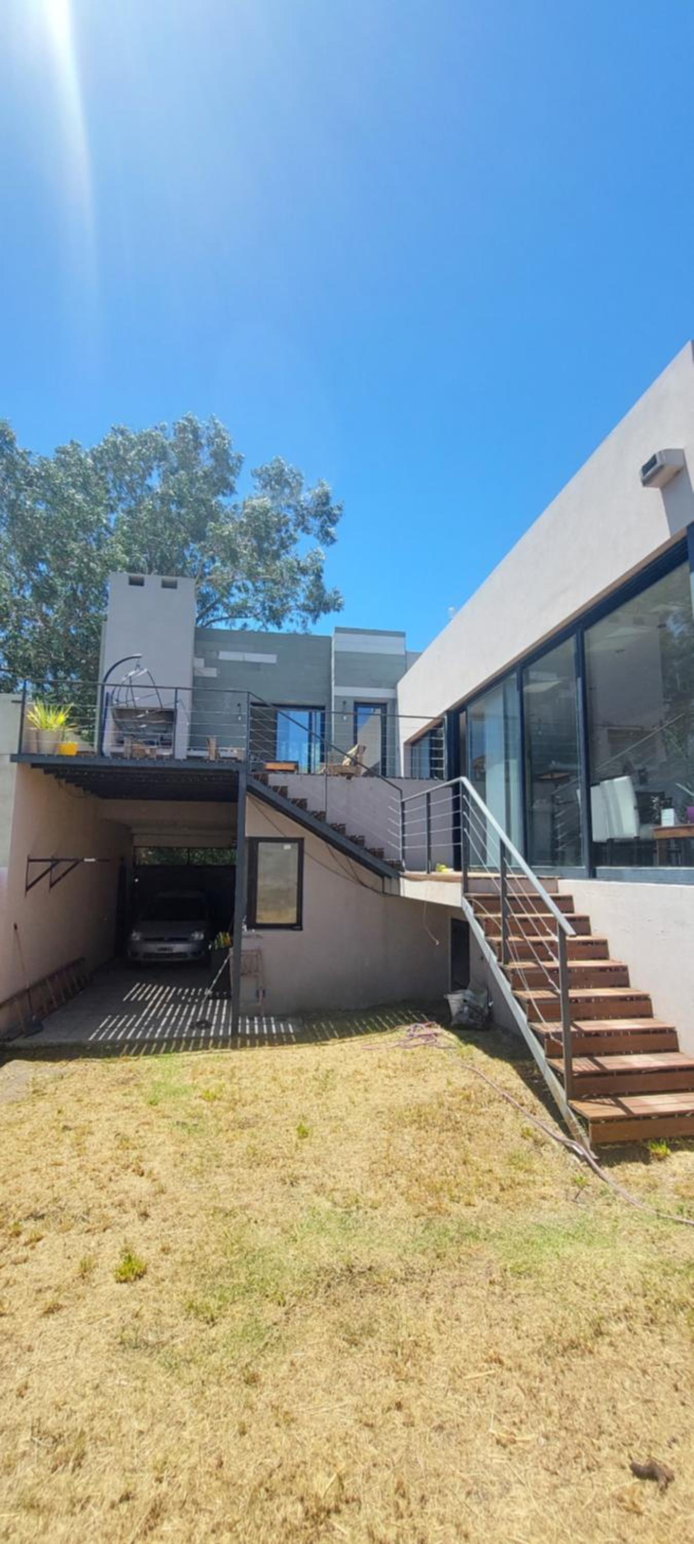 Casa en el lago con increíbles vistas