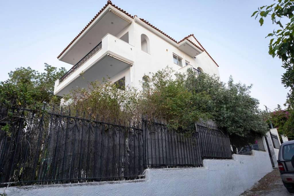 Salamina Blue Horizon House