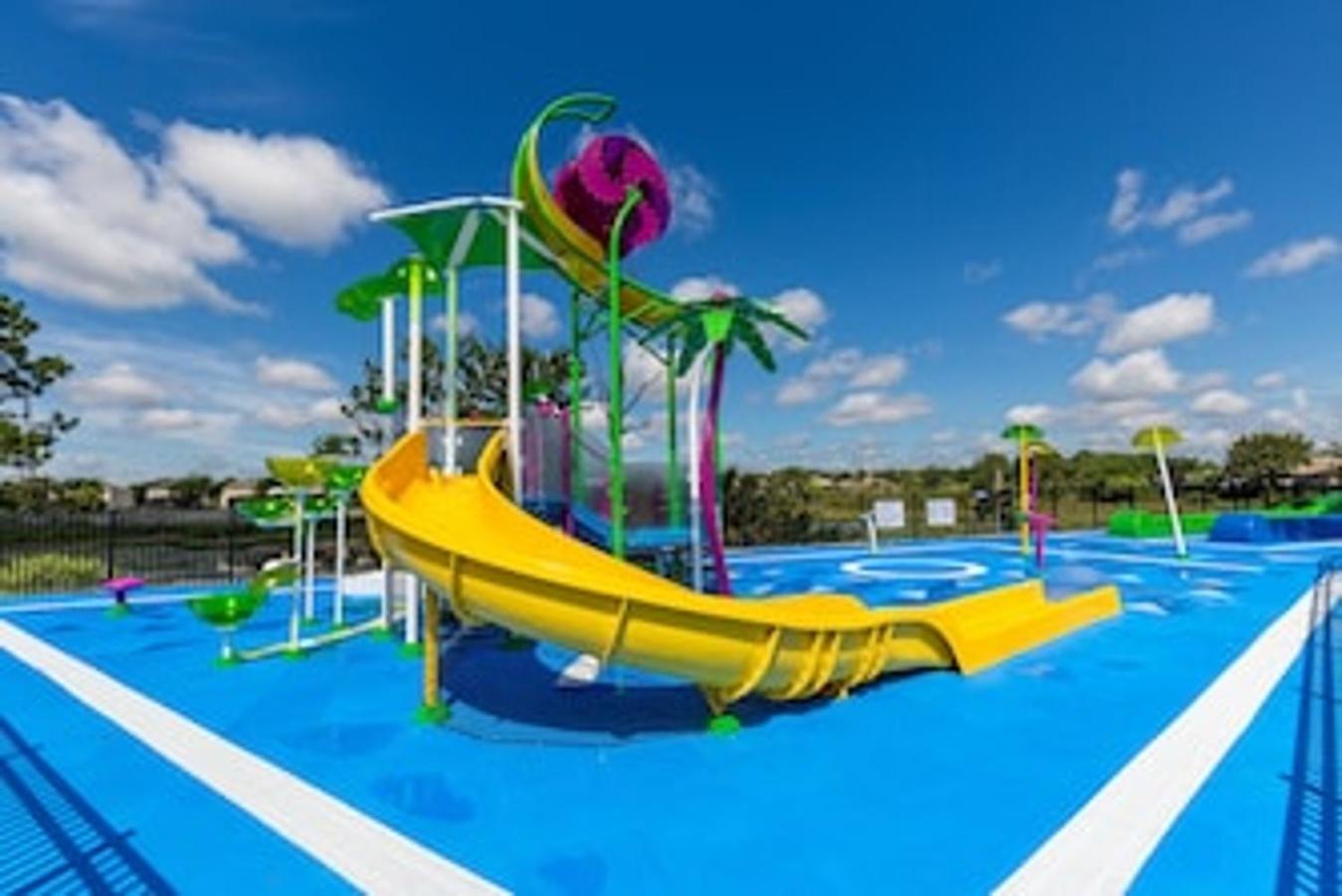 Private Pool Disney Townhome - Walk to Water Park