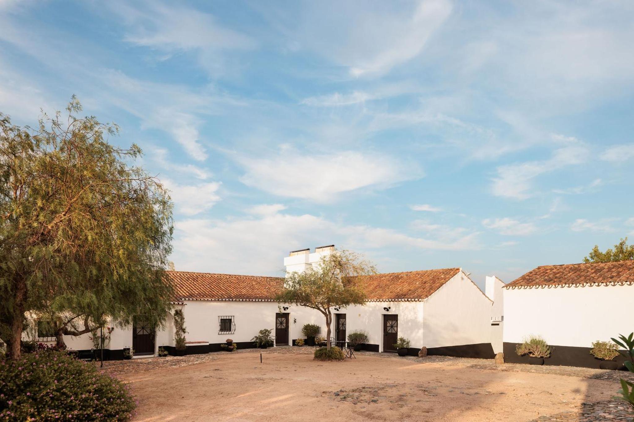 O Val farmhouse view 4