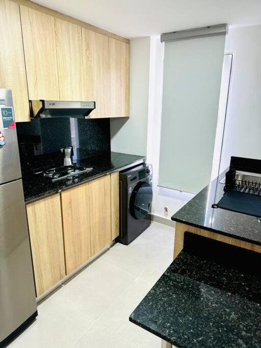 Apartamento cerca de todo