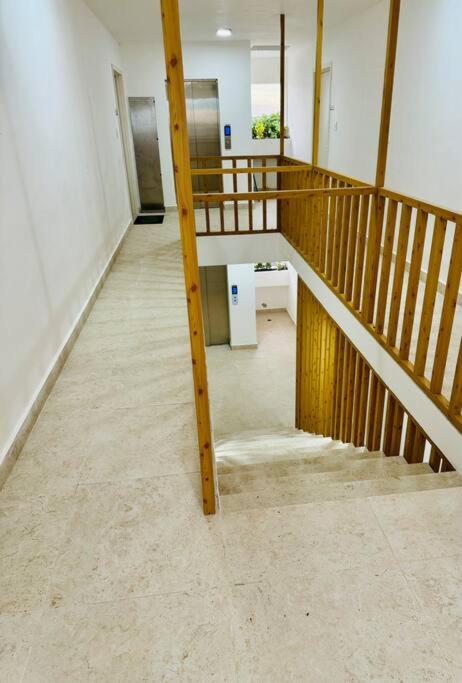 Apartamento cerca de todo