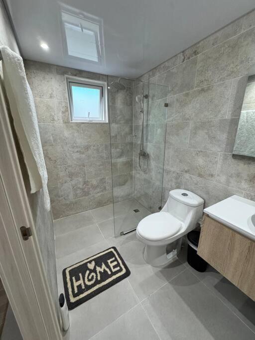 Apartamento cerca de todo