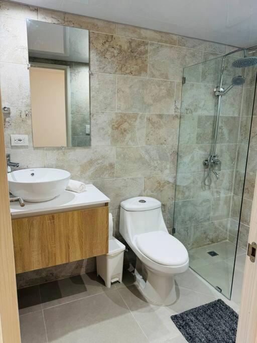 Apartamento cerca de todo
