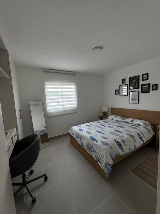 Apartamento cerca de todo