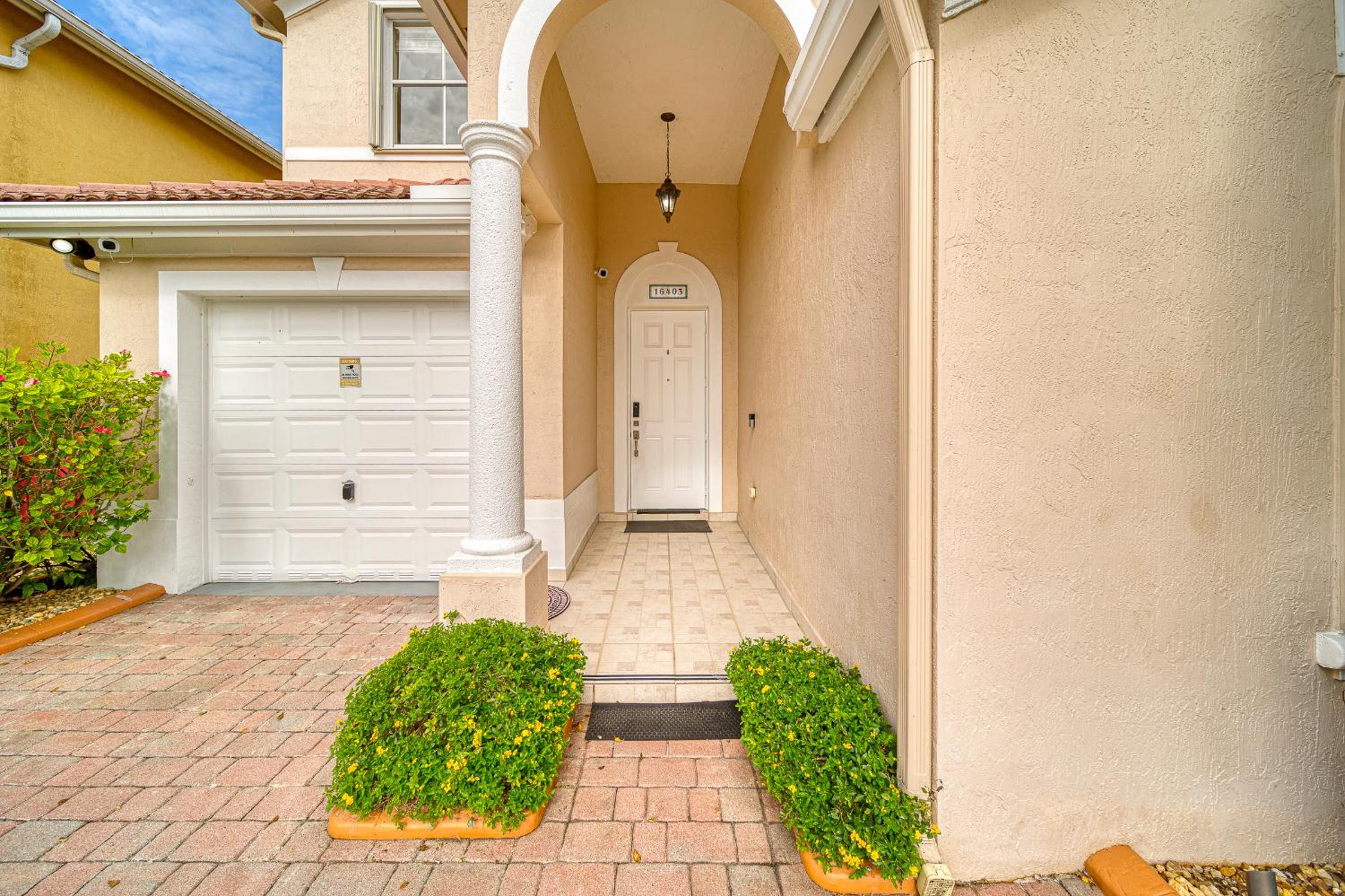 Casa grande con piscina-Palmetto Eliptic Miami- view 4