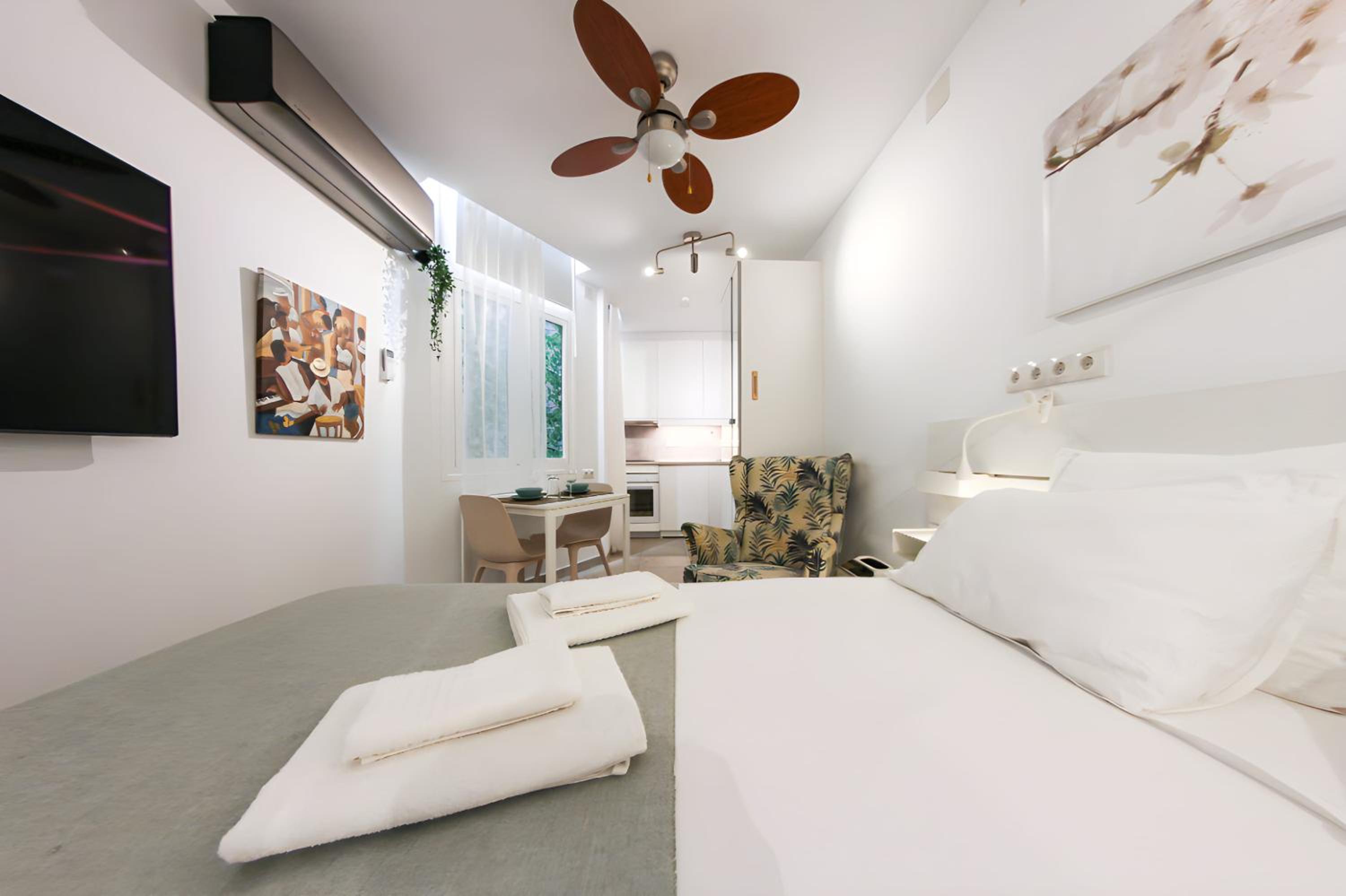 Sombrita del Sol Studio Interior
