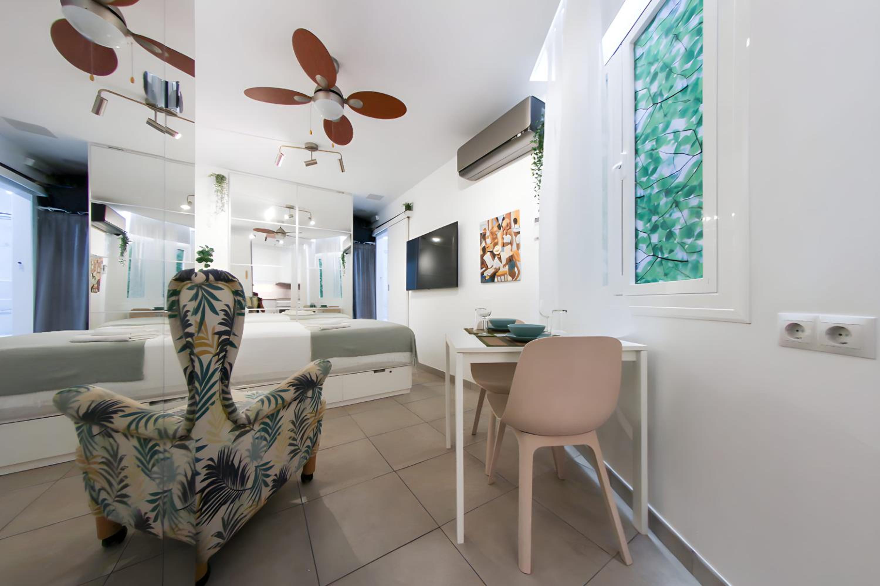 Sombrita del Sol Studio Interior