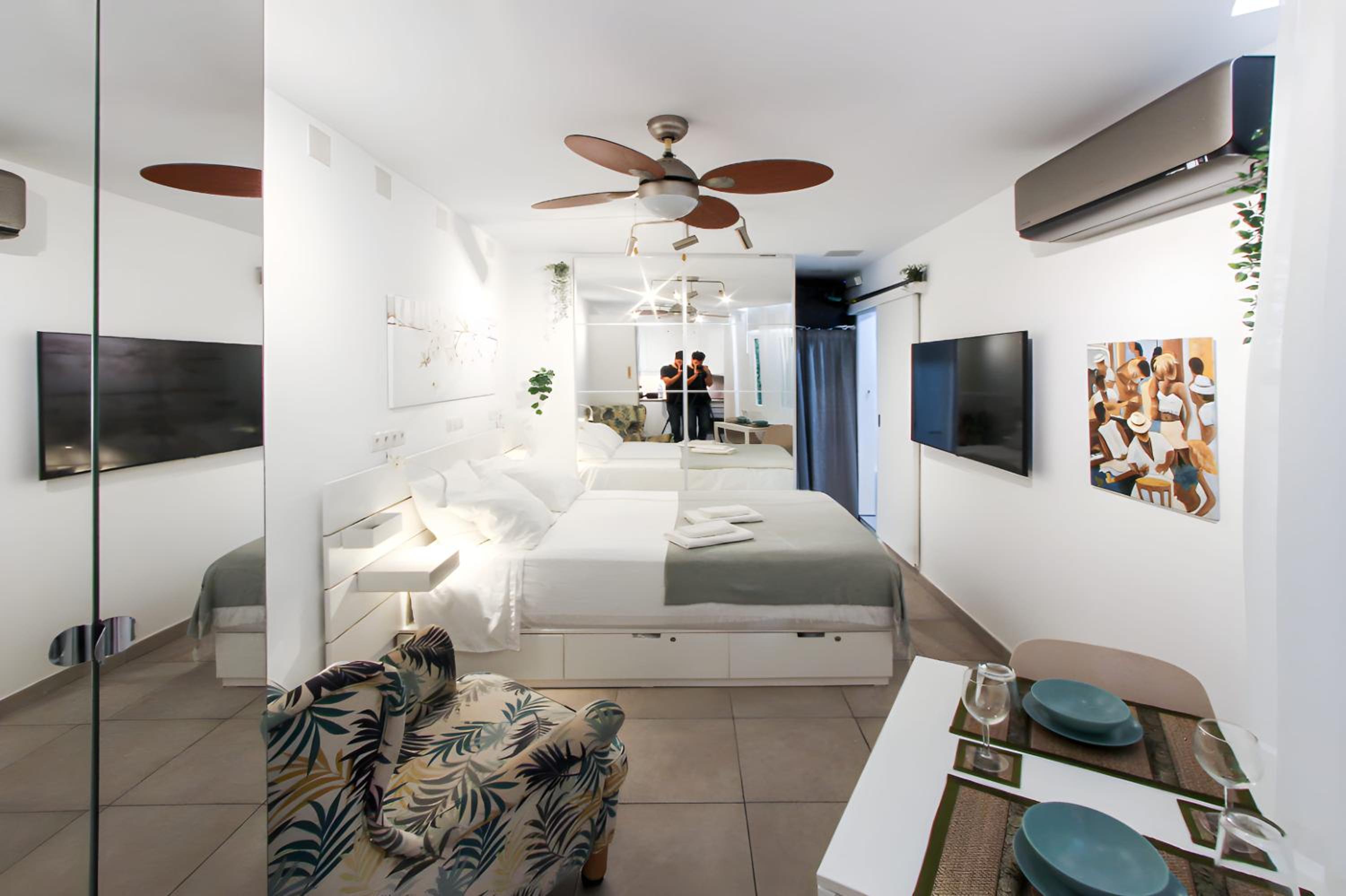 Sombrita del Sol Studio Interior