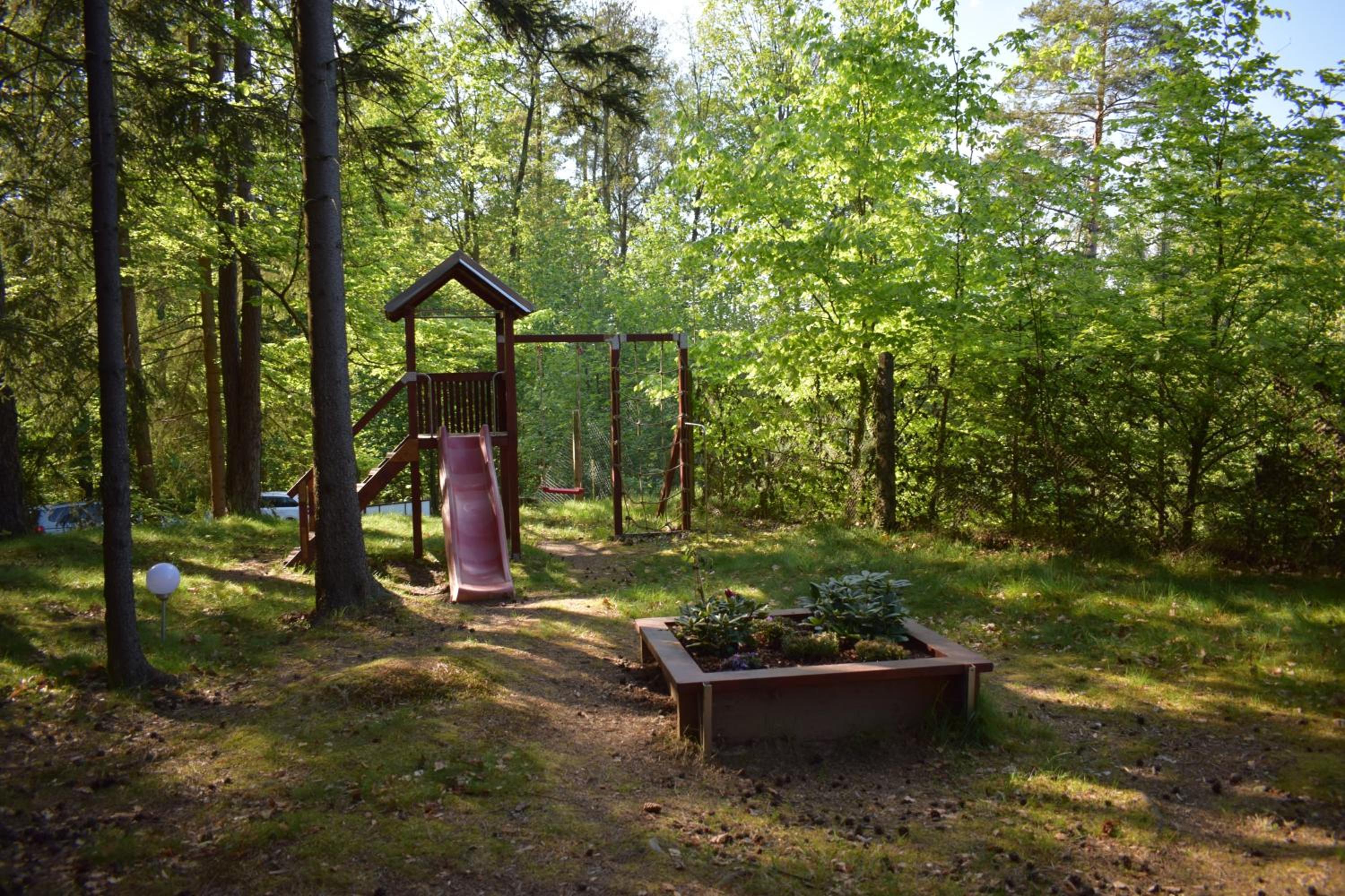 Treehouse U rybníka