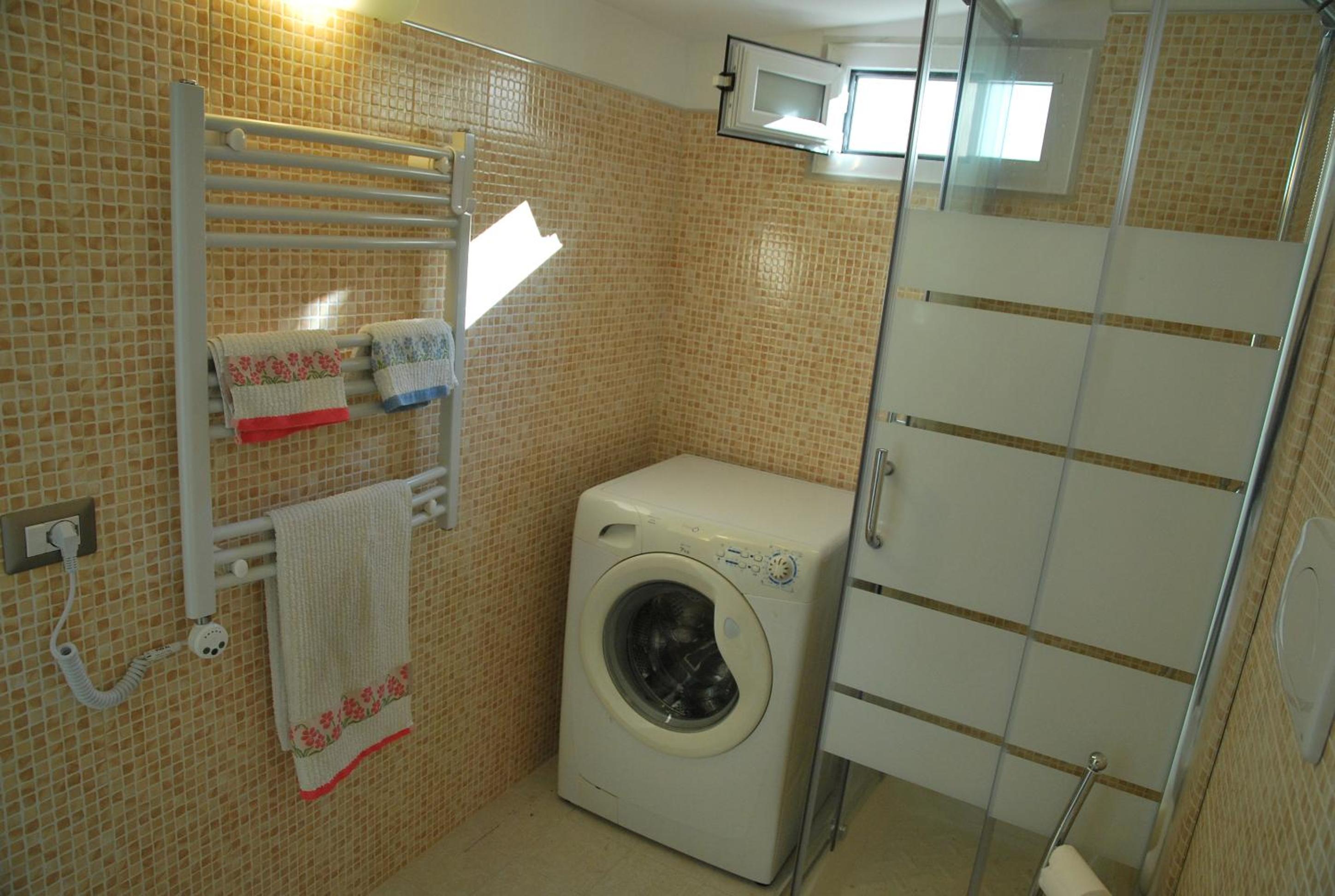 Photo 32