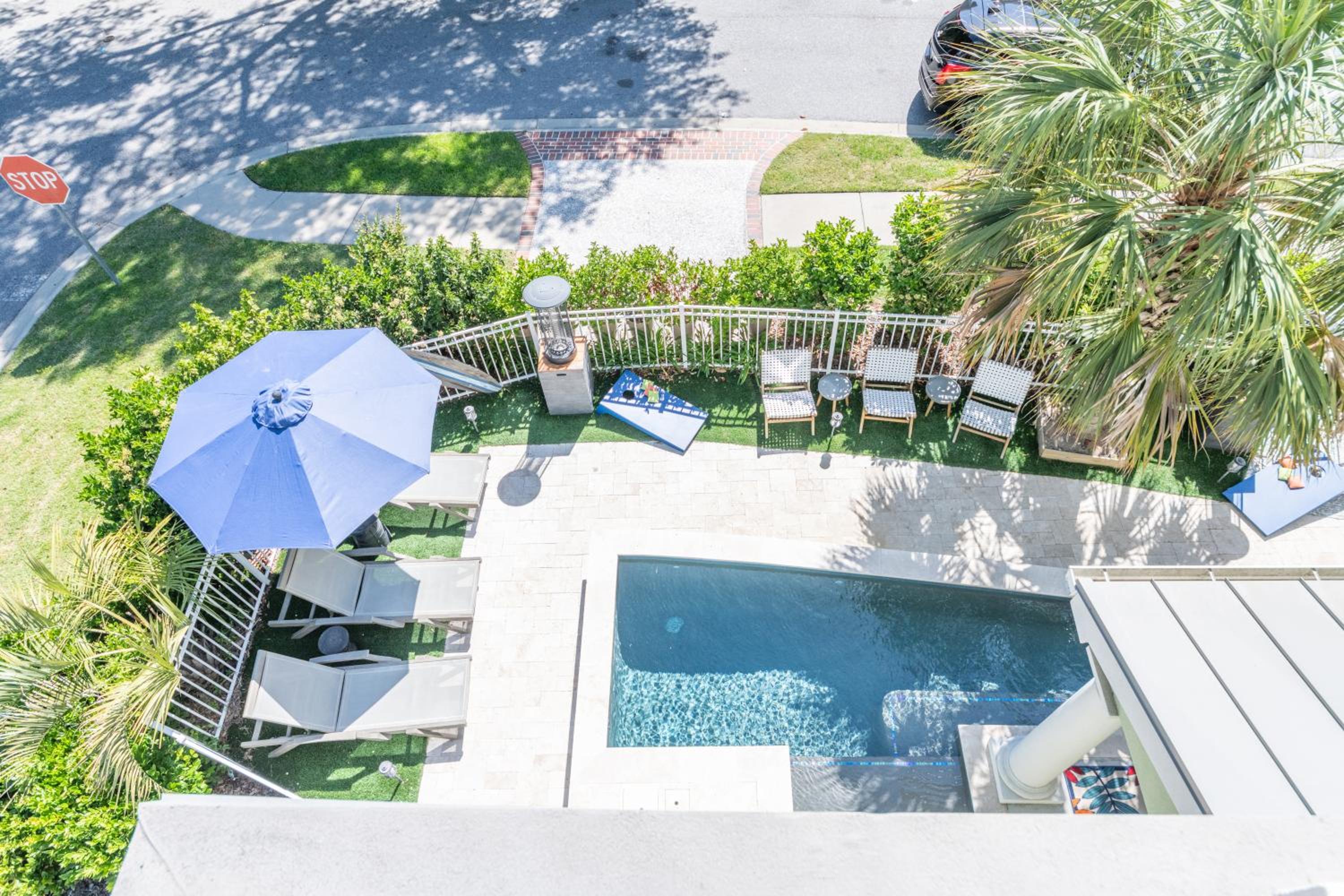 15% off 7 Night Stays Aug- Oct DESIGNER LUXURY DECOR, SALTWATER POOL, ELEVATOR, WALK TO BEACH view 5