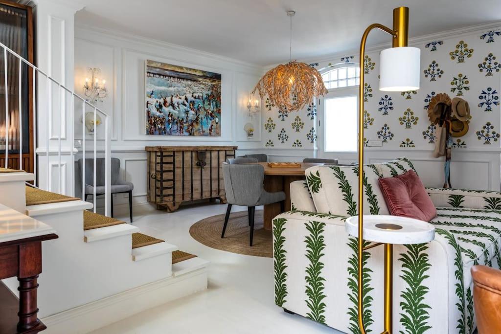 Modern Coastal Townhouse at The Majestic view 3