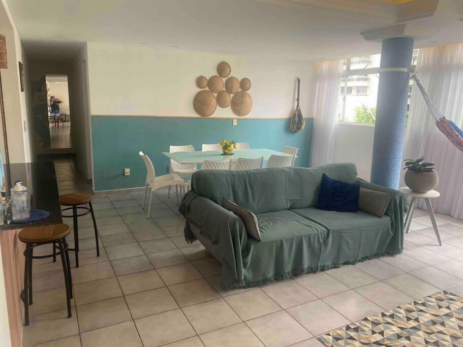 Apartamento com três suítes