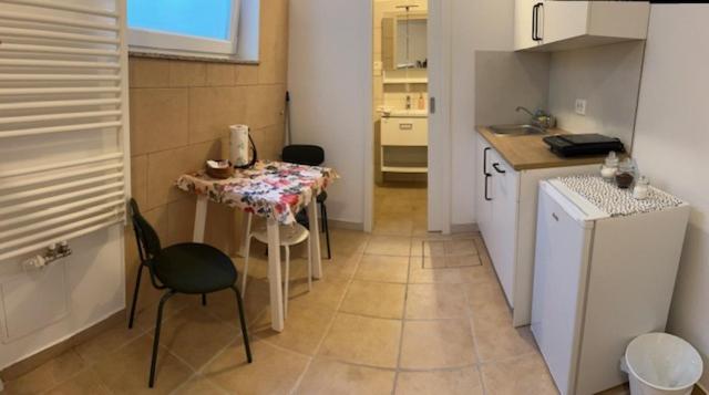 SOS Apartments