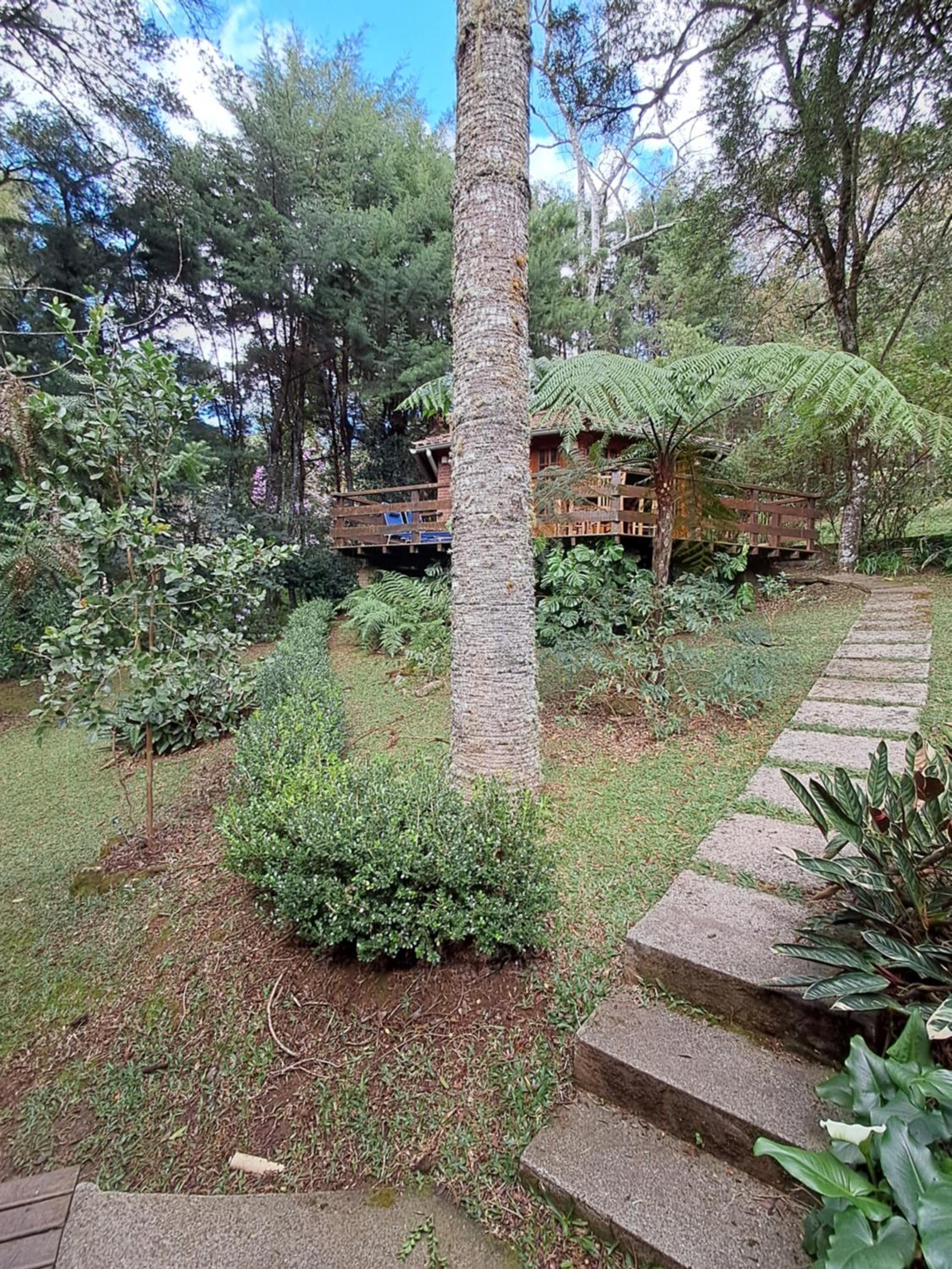 CASA EM MONTE VERDE CHARME E CONFORTO