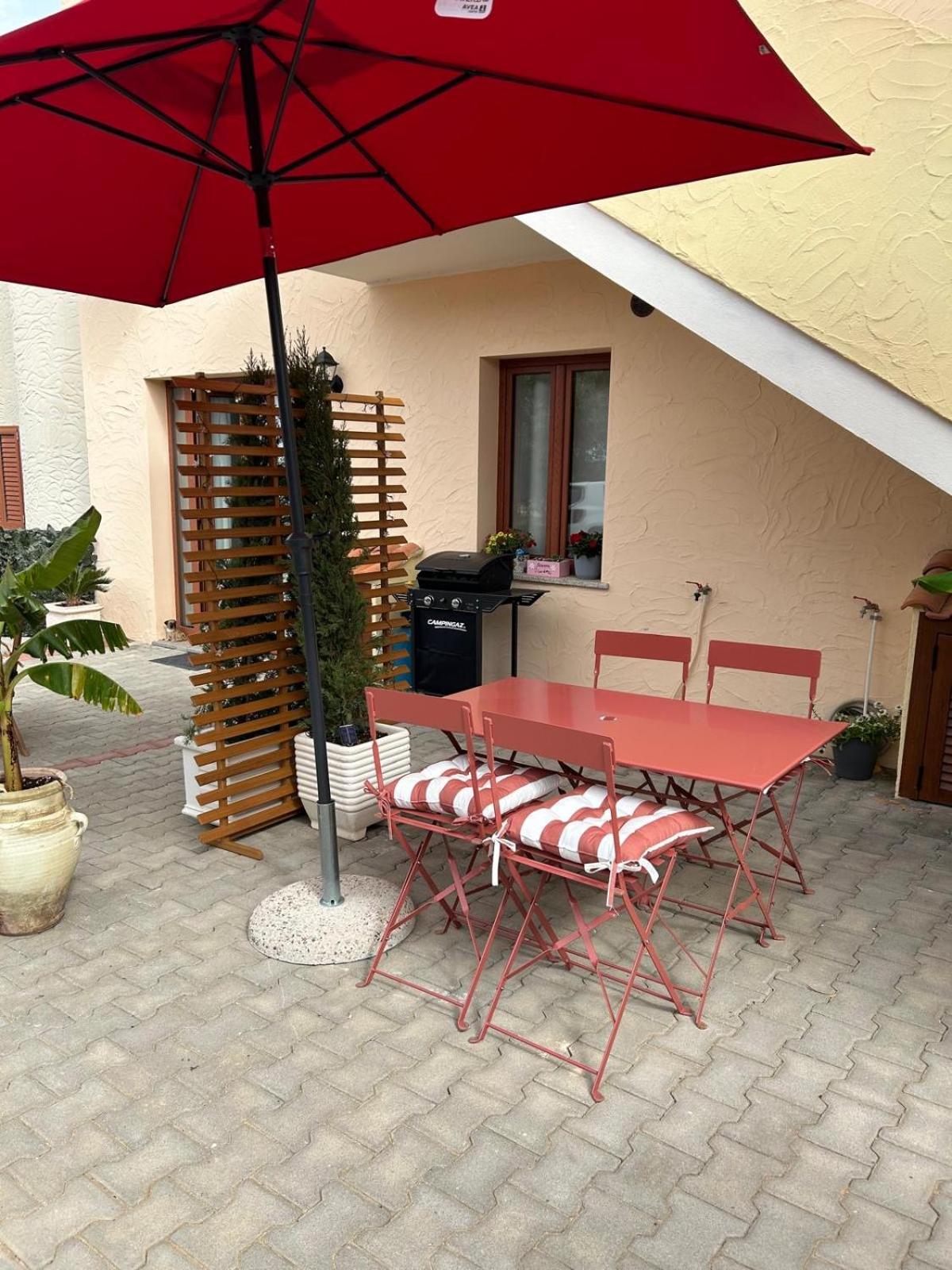 La Bouganvillea