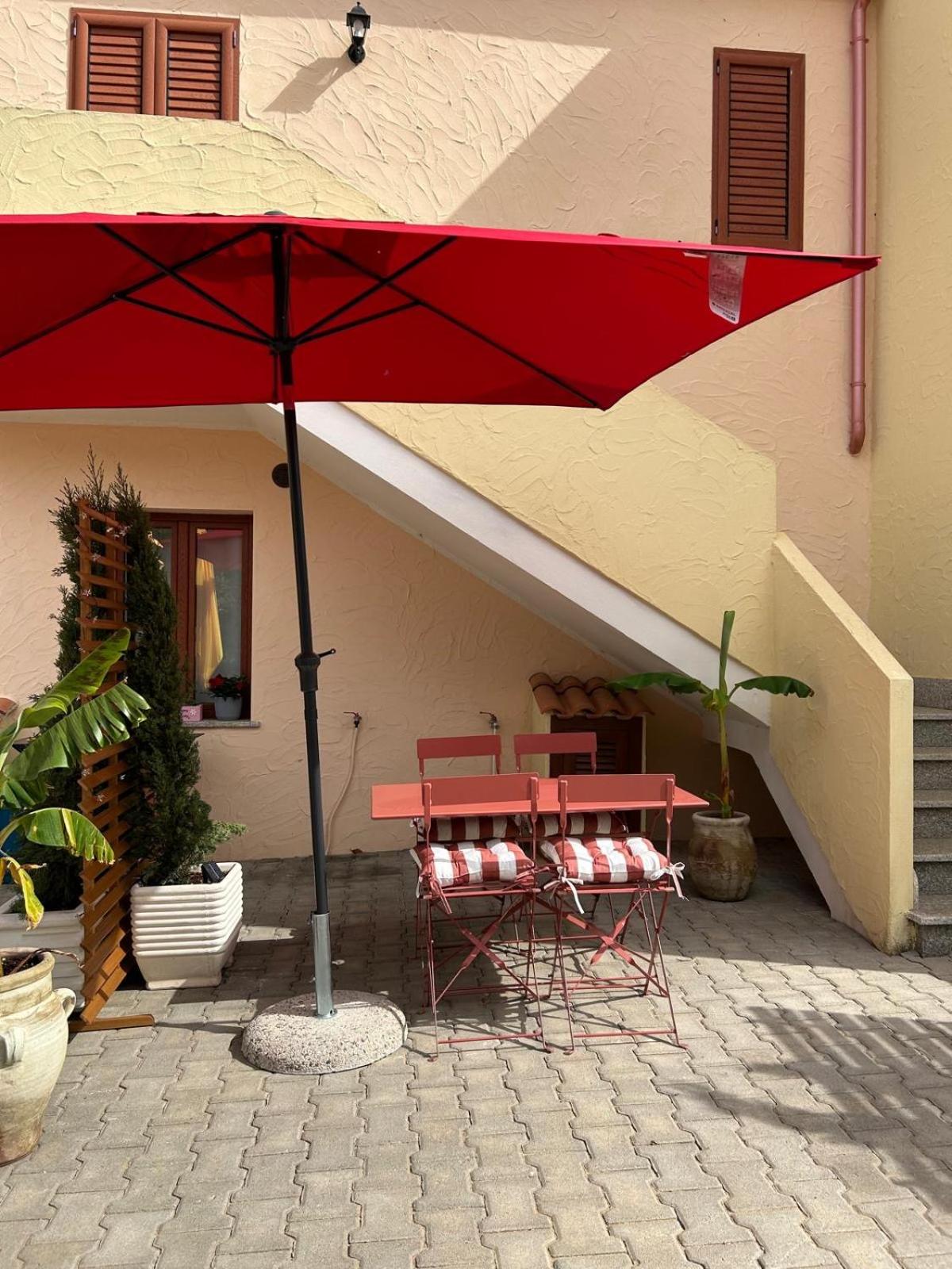 La Bouganvillea